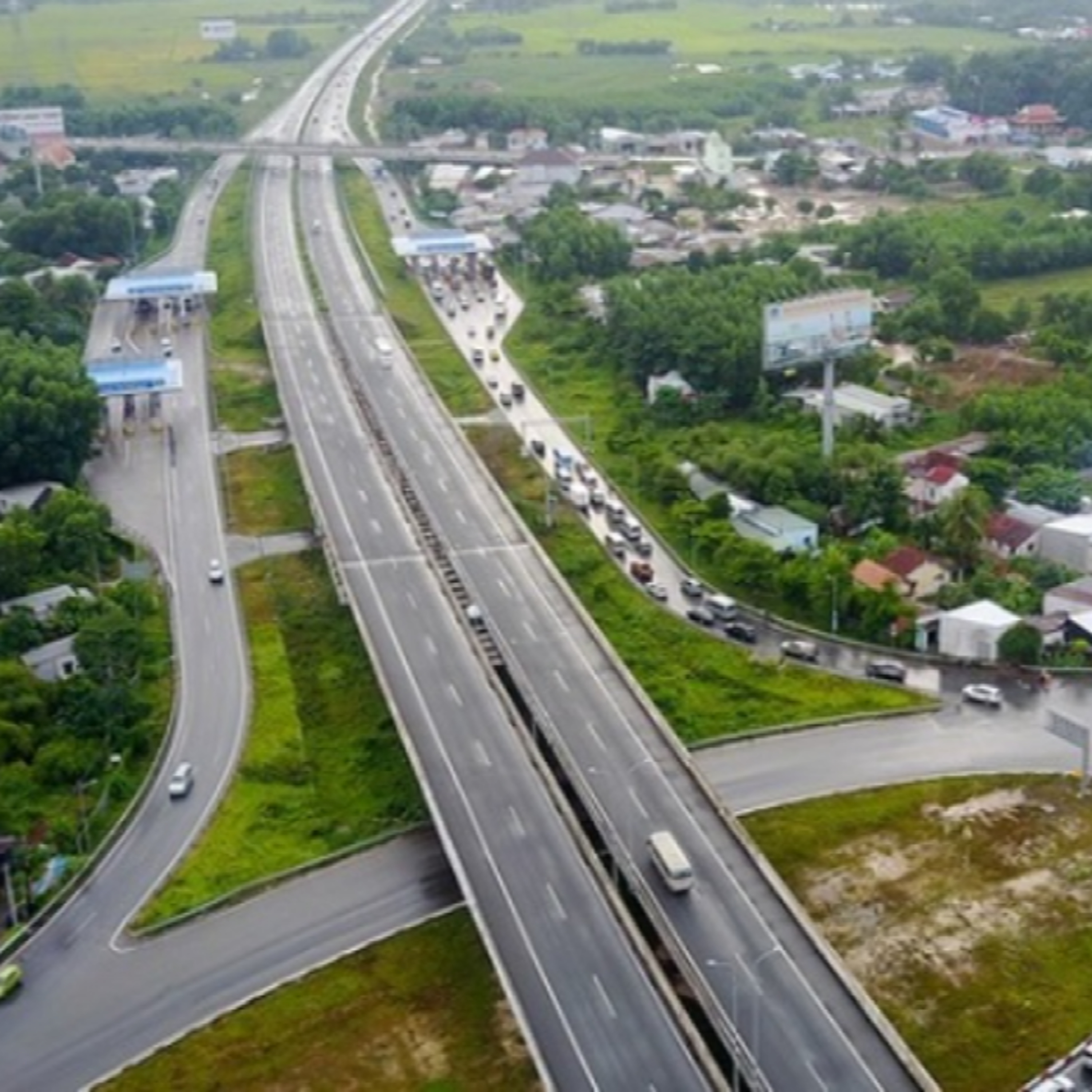 Trước giờ mở cửa - Hết năm 2025, cả nước sẽ có 3,345 km tuyến chính cao tốc episode artwork