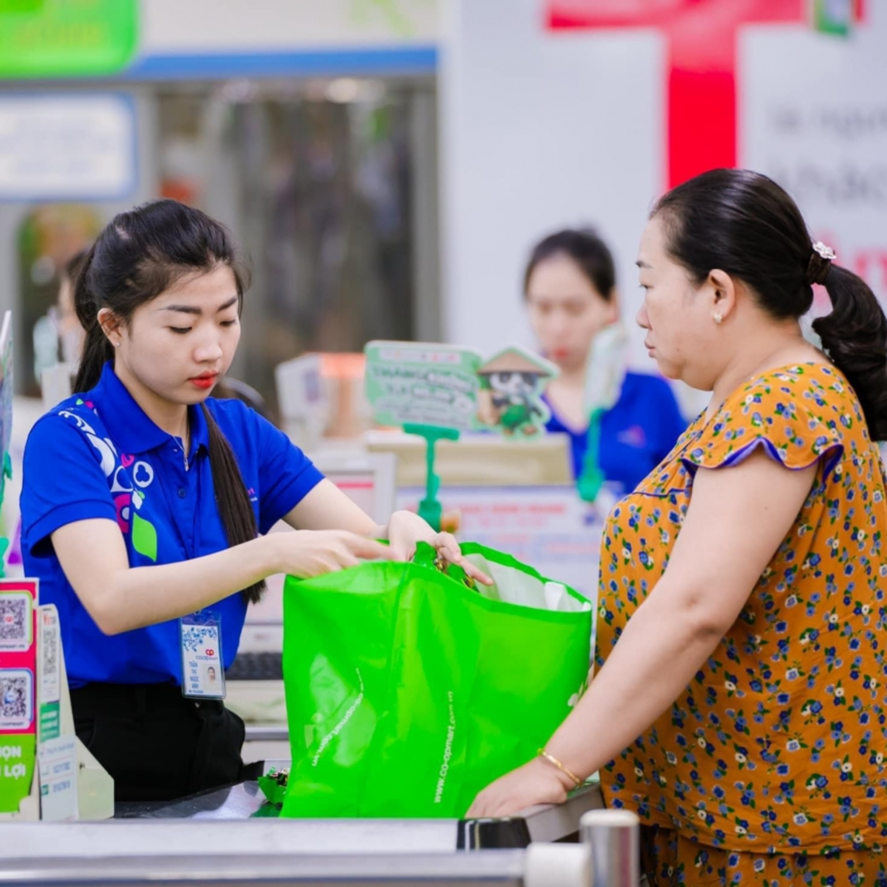 Dòng chảy Kinh tế - Tiêu dùng xanh và chuyển đổi số tái định hình ngành hàng tiêu dùng