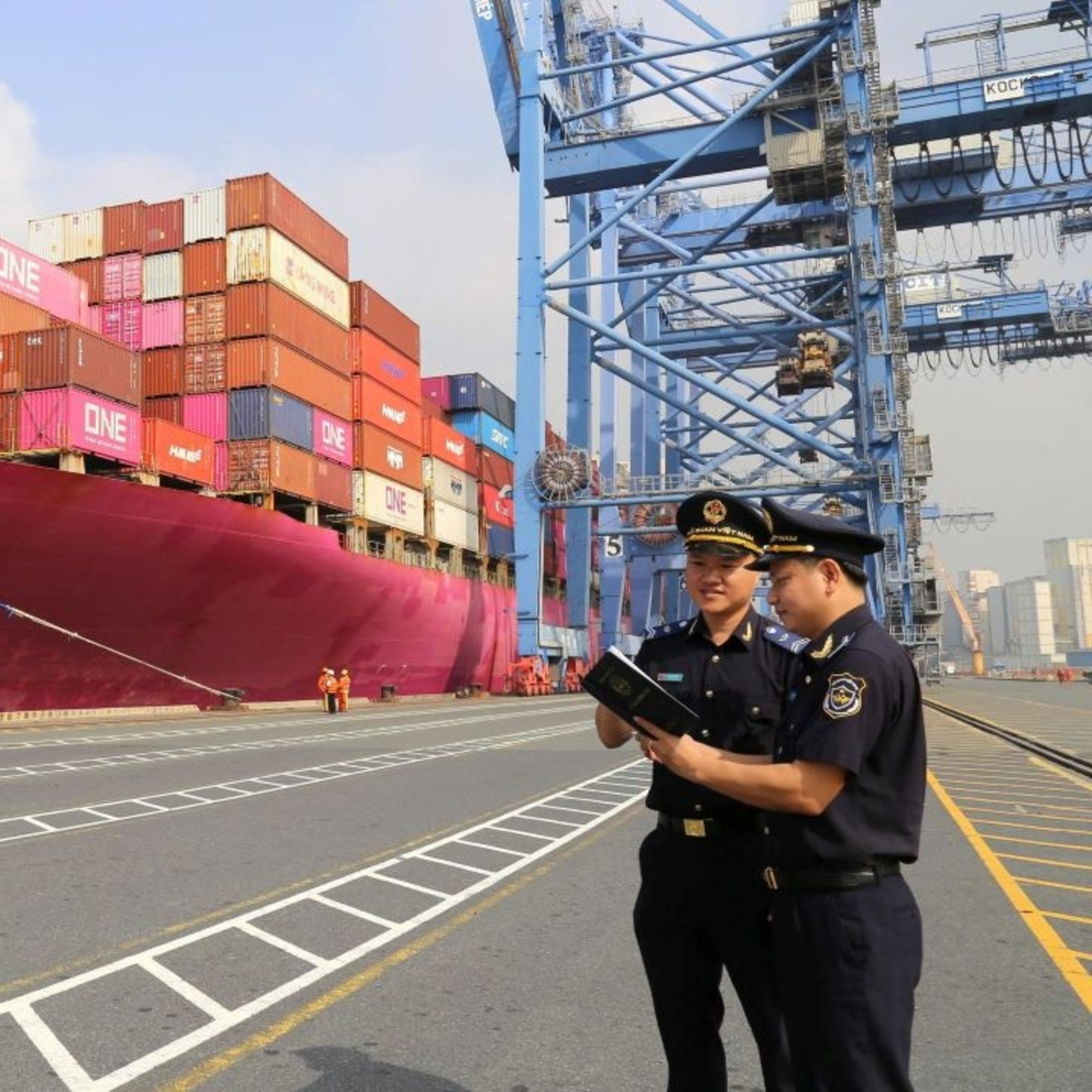 Trước giờ mở cửa - TP.HCM sẽ giải quyết tình trạng thủ tục hành chính“ một cửa” nhưng nhiều ngách để thu hút đầu tư