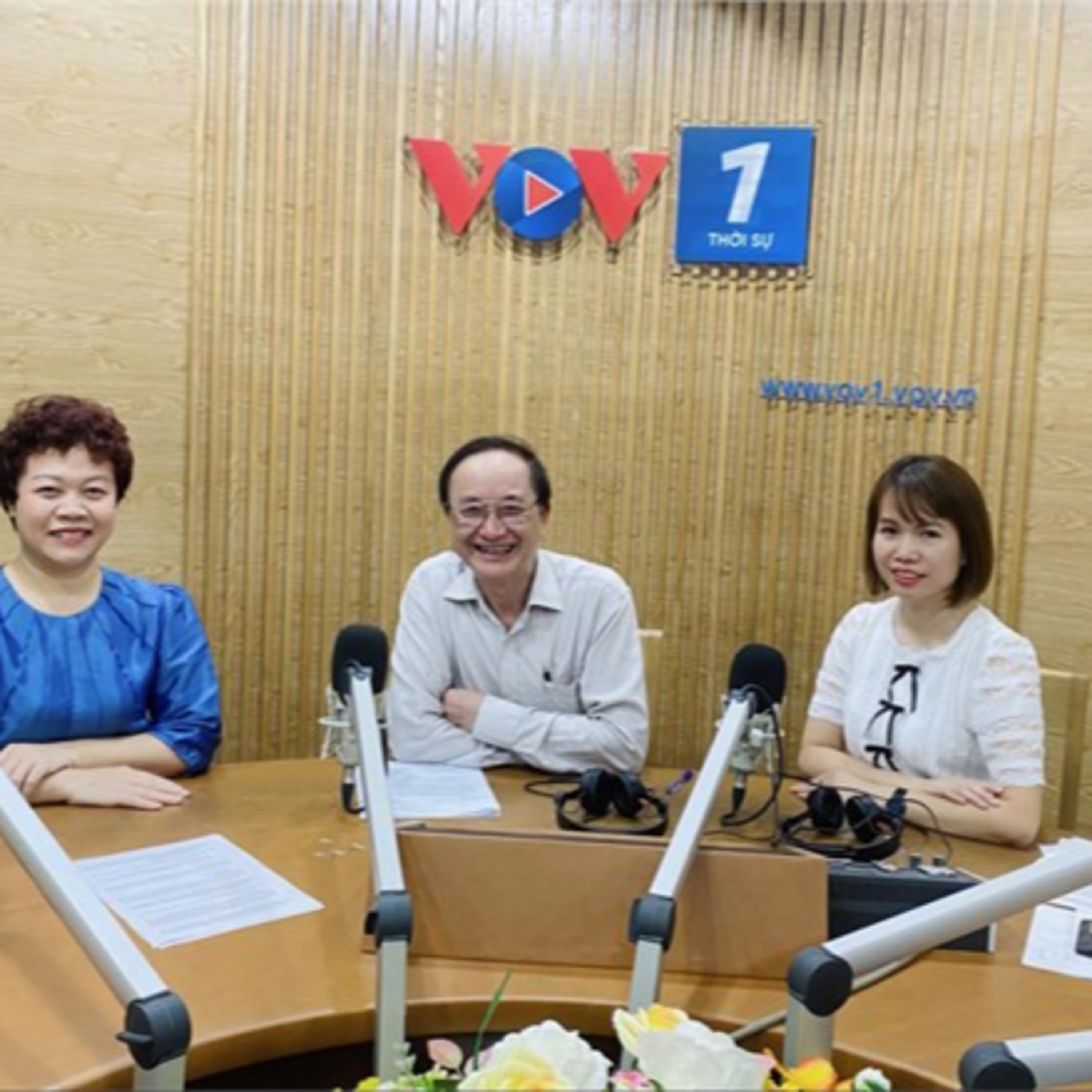 Đối thoại - Cần thống nhất tư duy về Sách giáo khoa mới  episode artwork