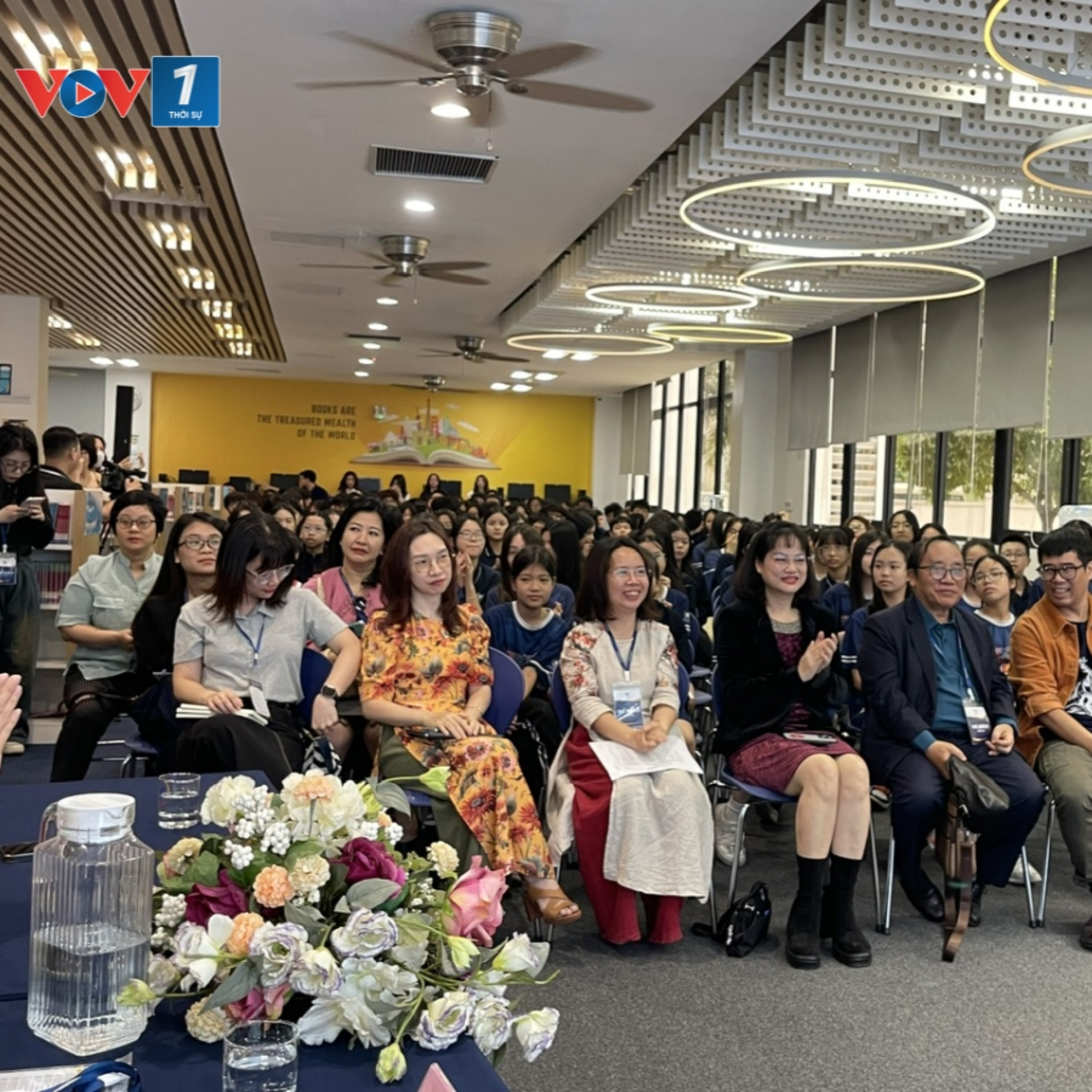 VOV - Sự kiện và Bàn luận