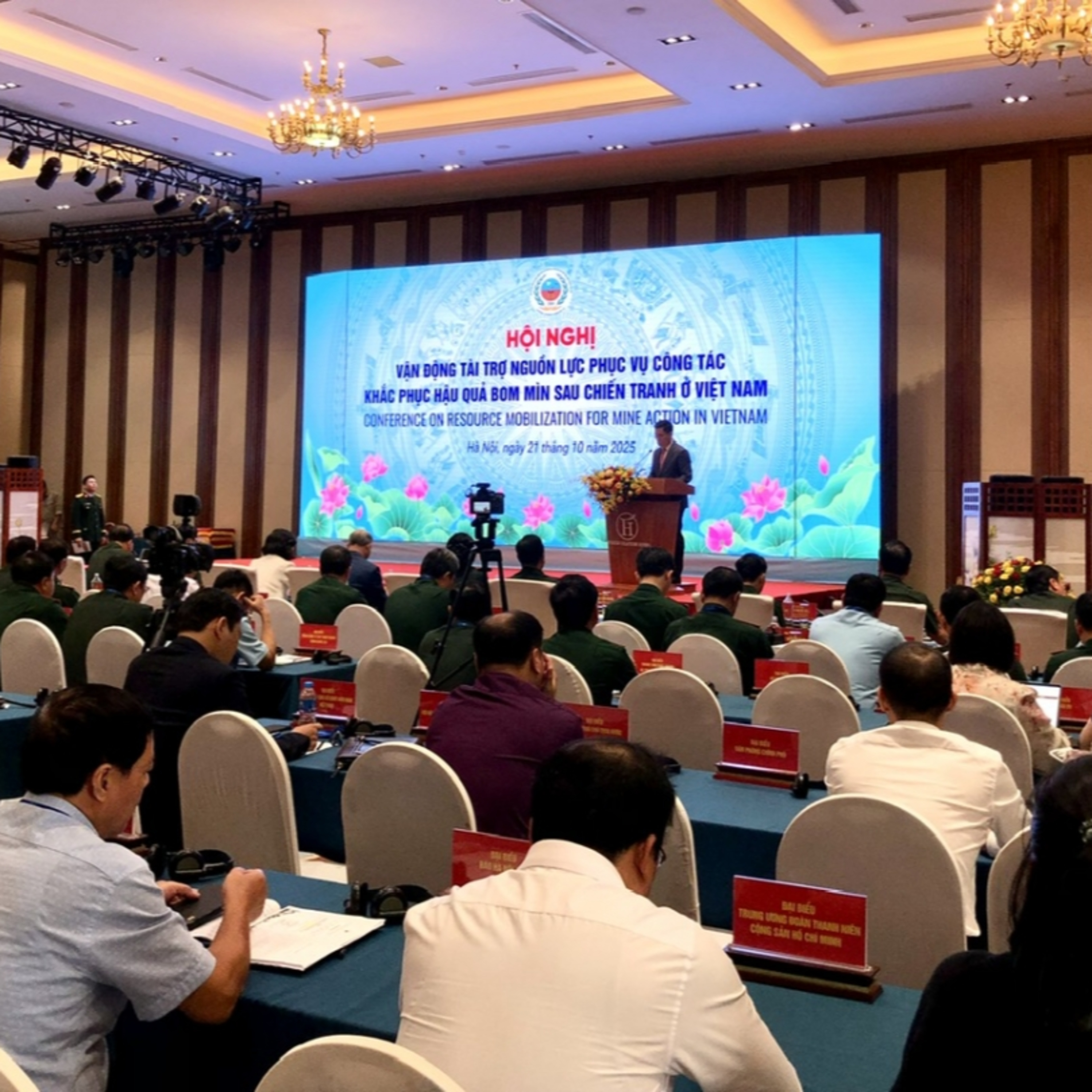 Tiêu điểm - Huy động nguồn lực cho công tác khắc phục hậu quả bom mìn, vật liệu nổ sau chiến