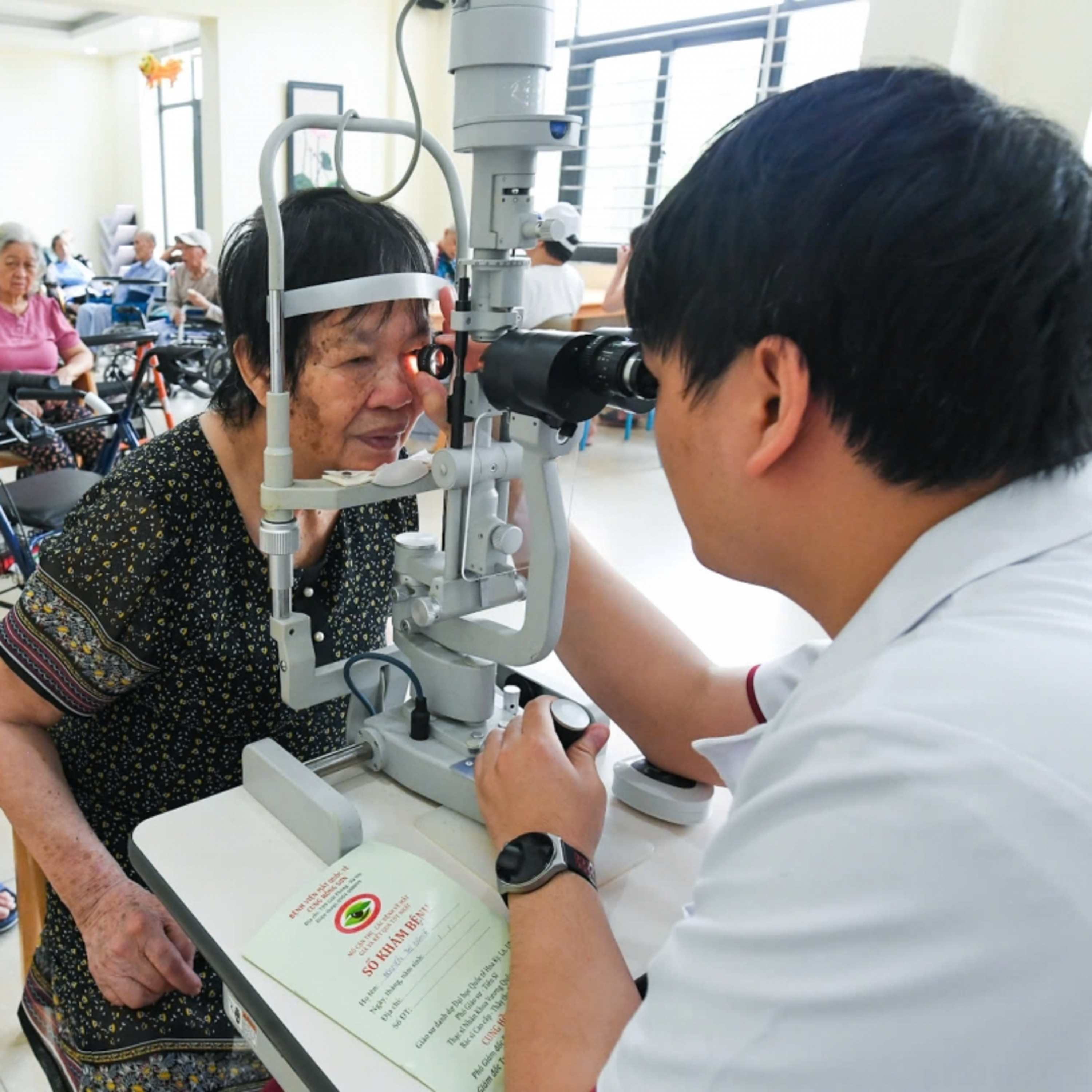 360 độ sức khỏe - Phòng ngừa,, điều trị các bệnh lý về mắt sau mưa lũ 360 độ sức khỏe - Phòng ngừa,, điều trị các bệnh lý về mắt sau mưa lũ