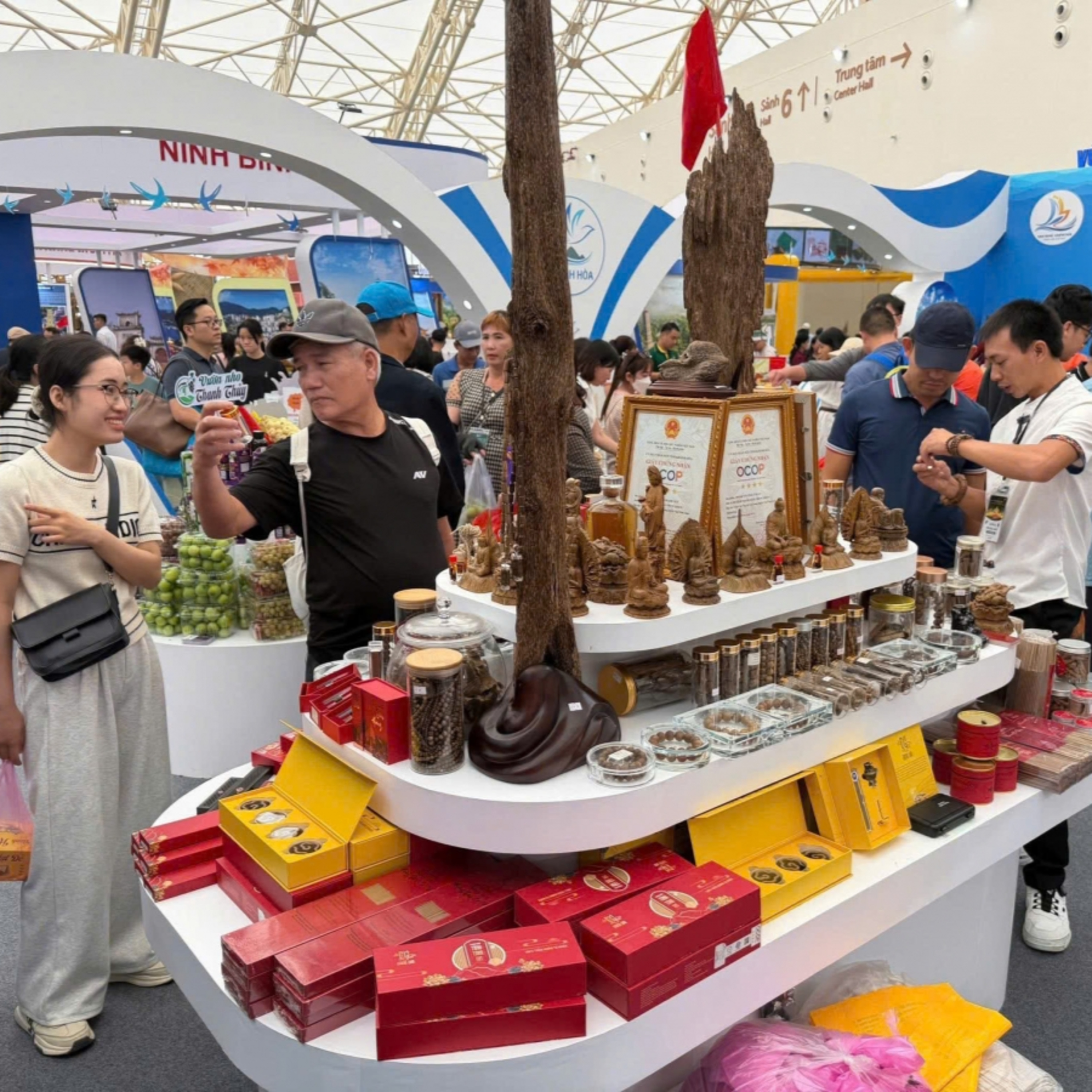 Câu chuyện thời sự - Cơ hội vươn tầm nông sản Việt – nhìn từ Hội chợ mùa Thu 2025