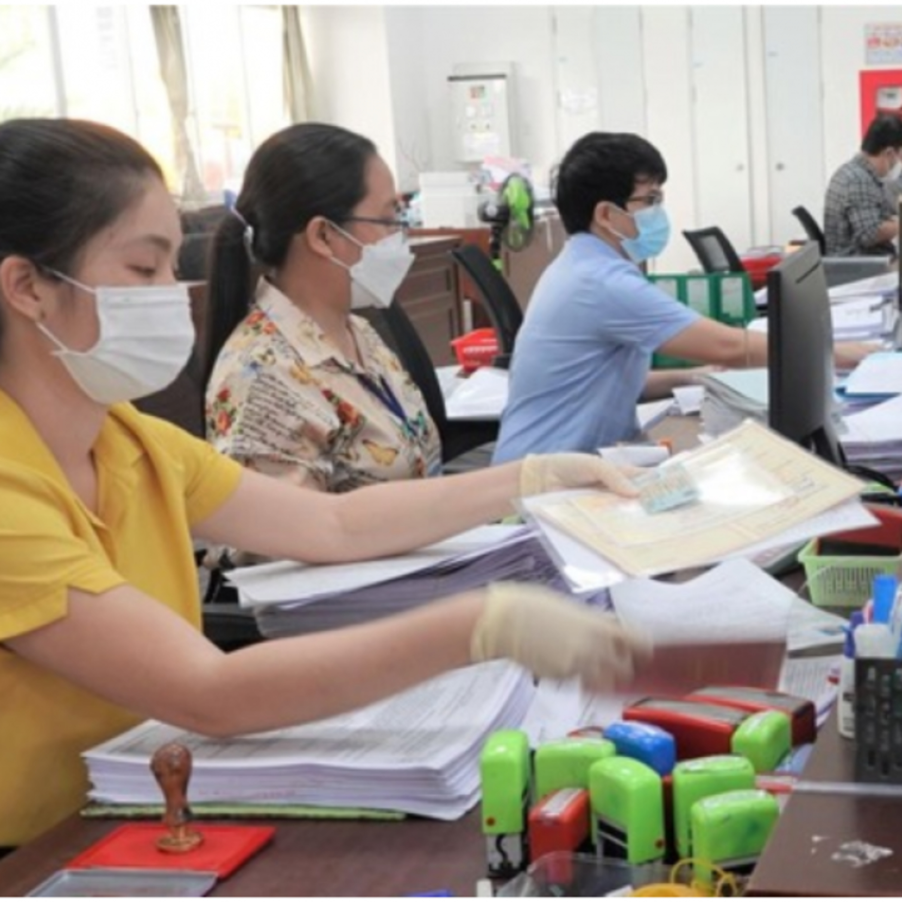 Câu chuyện thời sự - Tăng lương cho cán bộ, công chức, viên chức: Vấn đề cấp bách hiện nay Câu chuyện thời sự - Tăng lương cho cán bộ, công chức, viên chức: Vấn đề cấp bách hiện nay