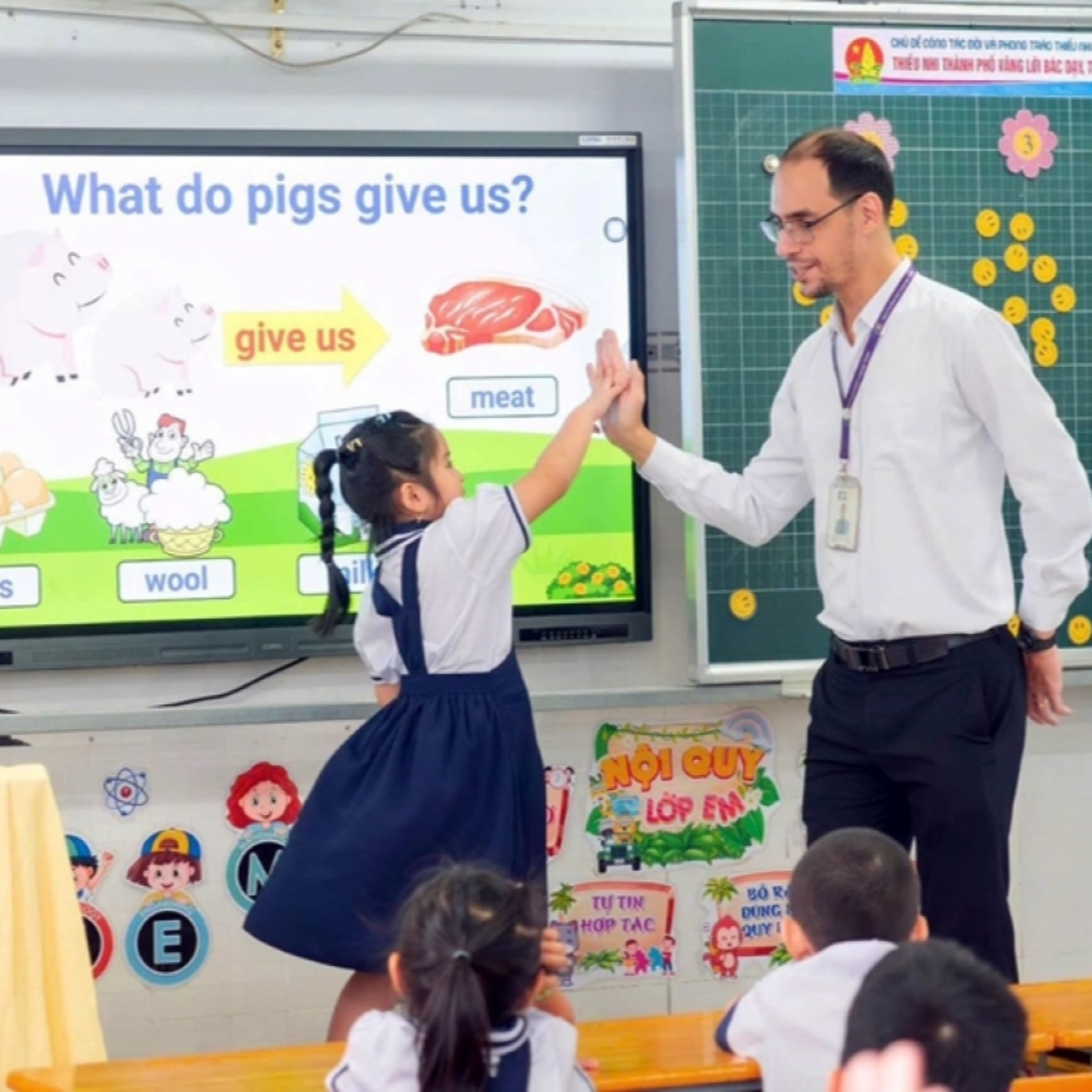 Sự kiện luận bàn - Đưa tiếng Anh thành ngôn ngữ thứ 2 trong trường học ở Việt Nam Sự kiện luận bàn - Đưa tiếng Anh thành ngôn ngữ thứ 2 trong trường học ở Việt Nam