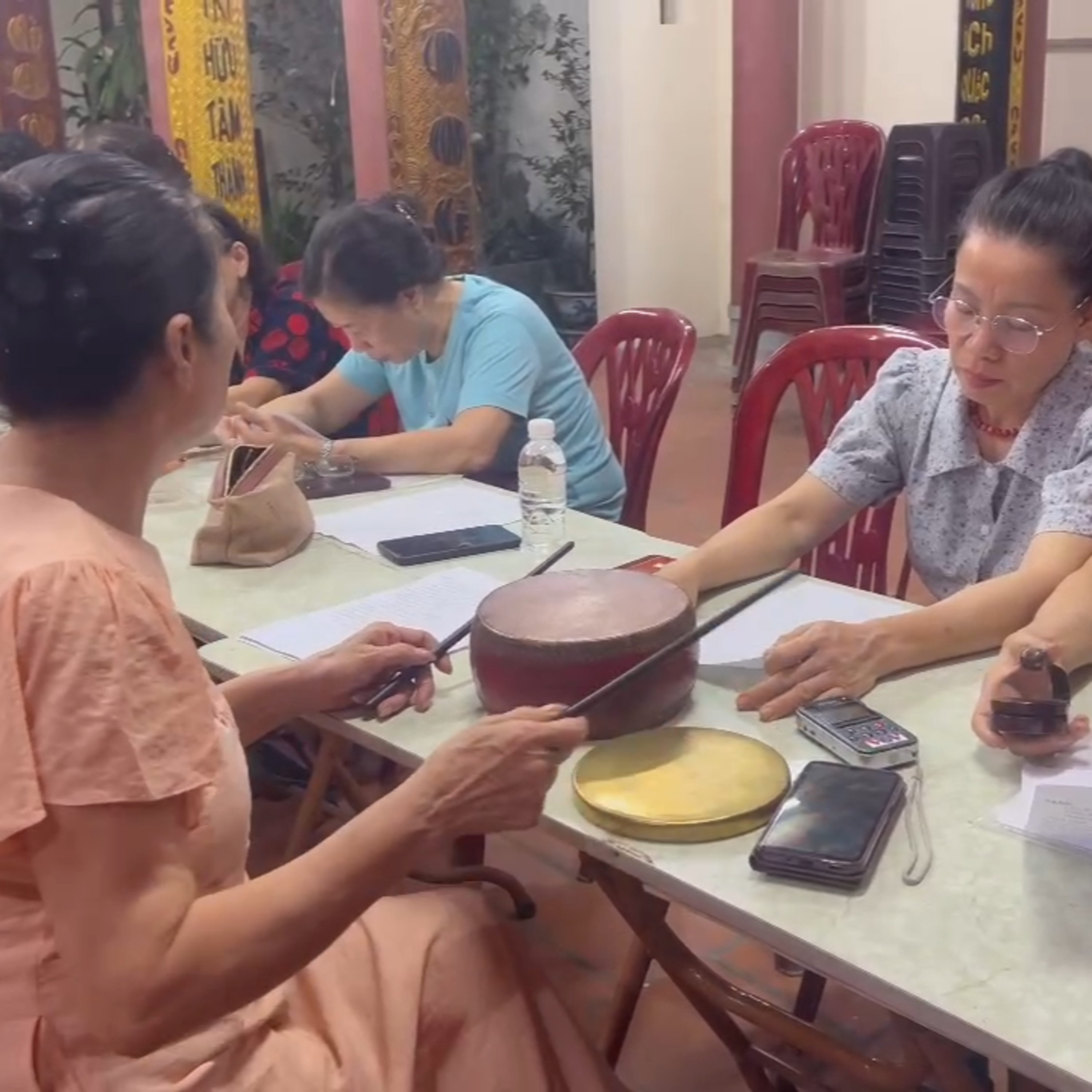 Chân dung cuộc sống - - Người thắp lửa âm nhạc truyền thống giữa lòng Thủ đô