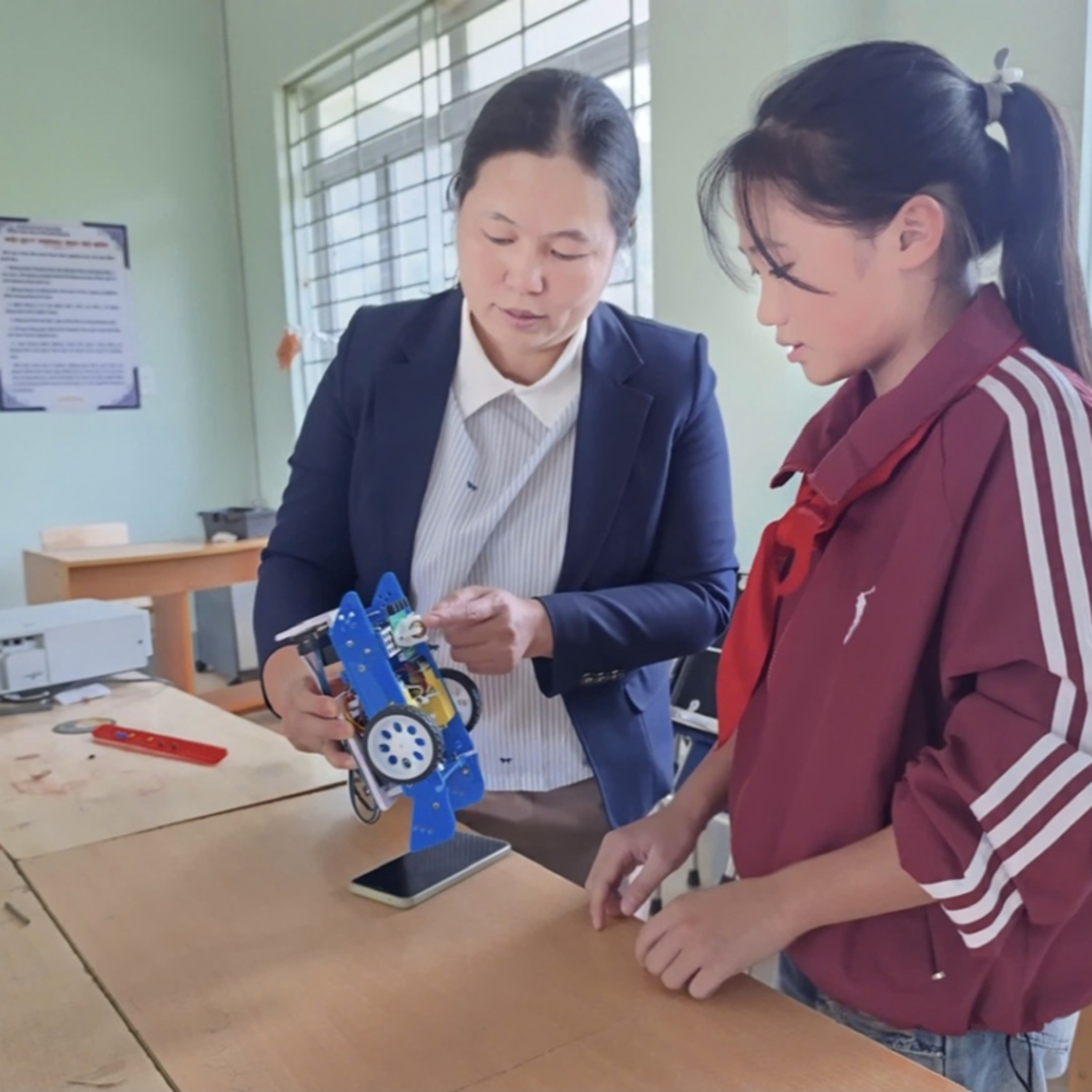 Tiêu điểm - Cô giáo vùng cao và hành trình gieo mầm STEM nơi biên cương tổ quốc Tiêu điểm - Cô giáo vùng cao và hành trình gieo mầm STEM nơi biên cương tổ quốc