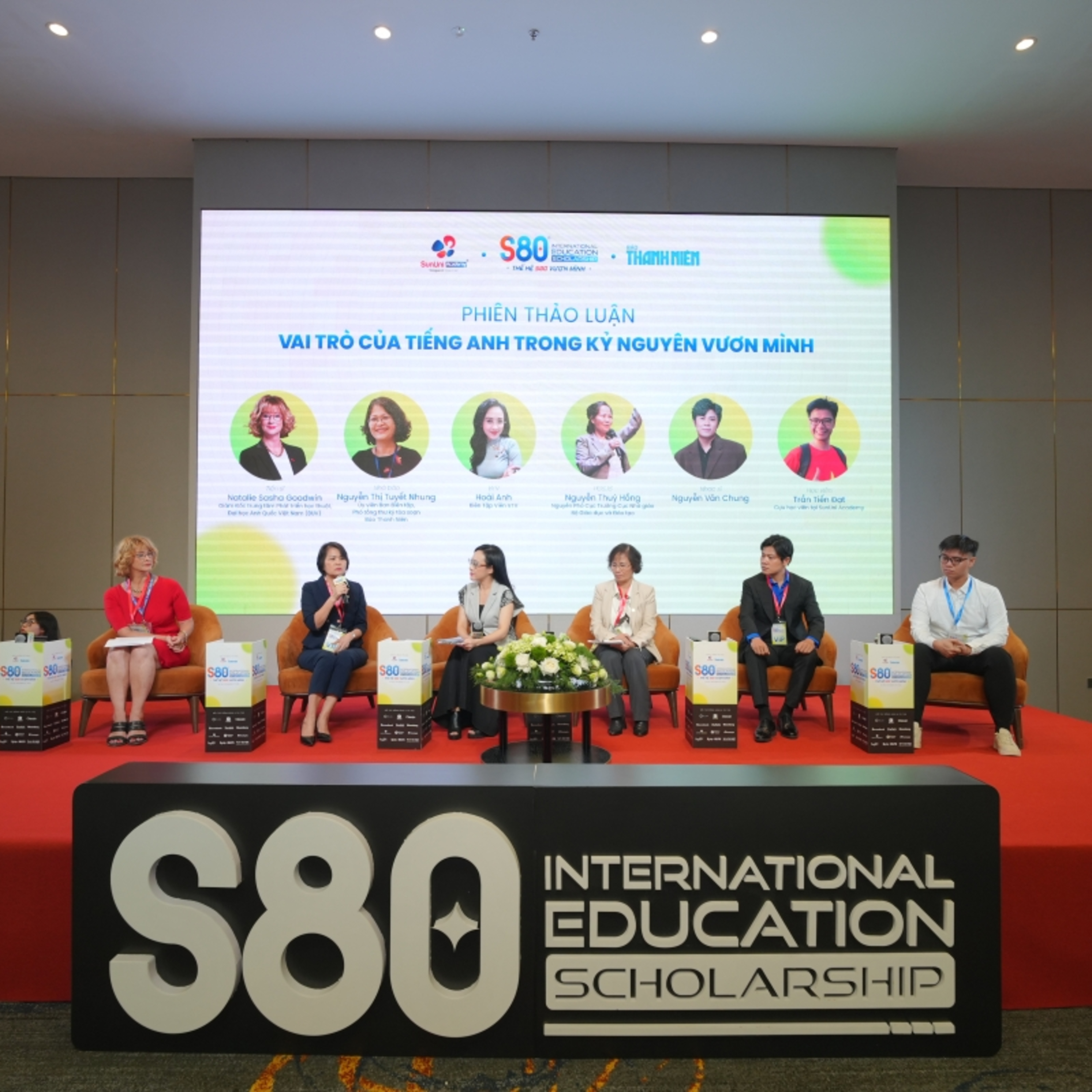 Xã hội chuyển động - Đưa tiếng Anh thành ngôn ngữ thứ hai trong trường học- cần lộ trình phù hợp Xã hội chuyển động - Đưa tiếng Anh thành ngôn ngữ thứ hai trong trường học- cần lộ trình phù hợp