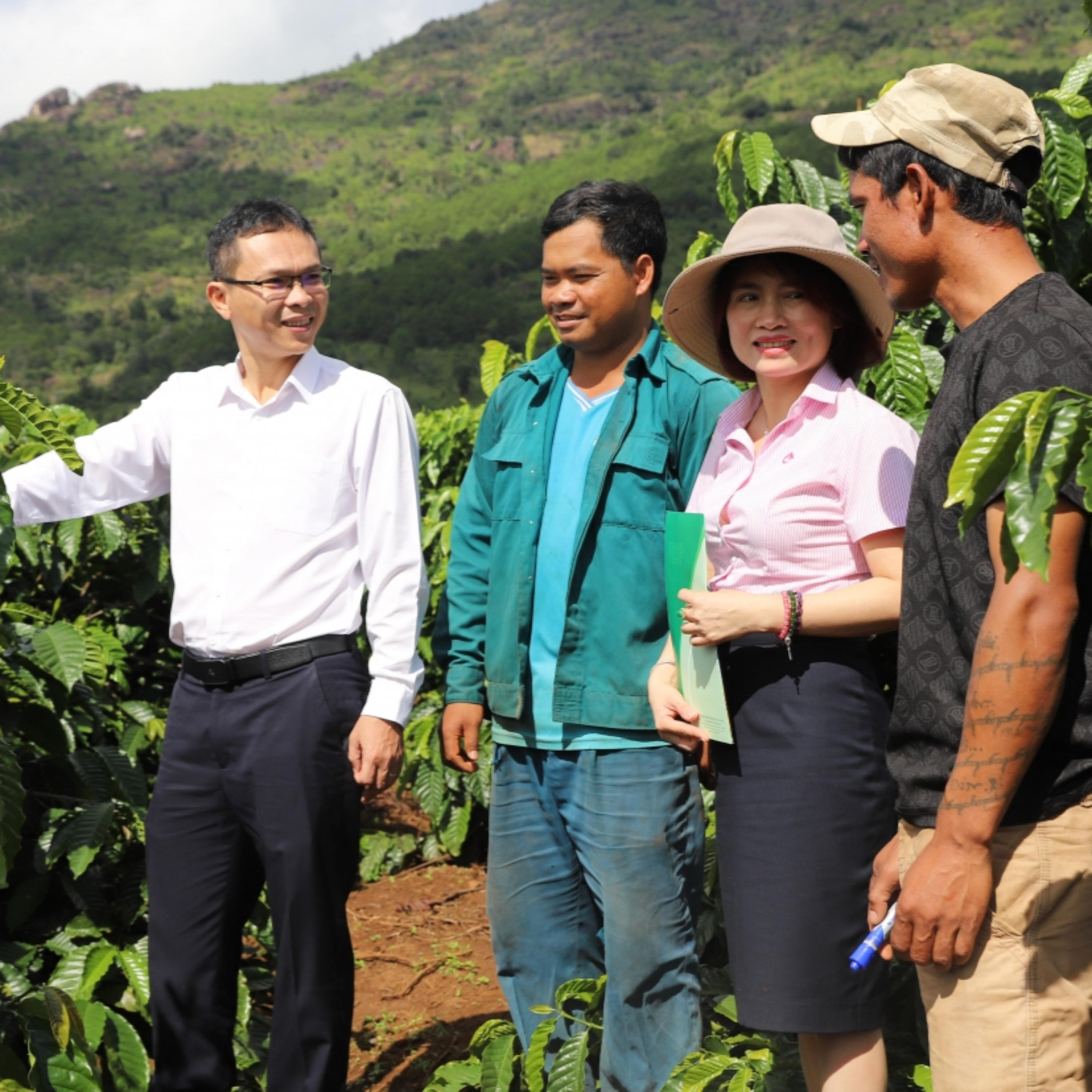 Xã hội chuyển động - Vận hành bộ máy chính quyền mới không ảnh hưởng đến chính sách tín dụng giảm nghèo Xã hội chuyển động - Vận hành bộ máy chính quyền mới không ảnh hưởng đến chính sách tín dụng giảm nghèo