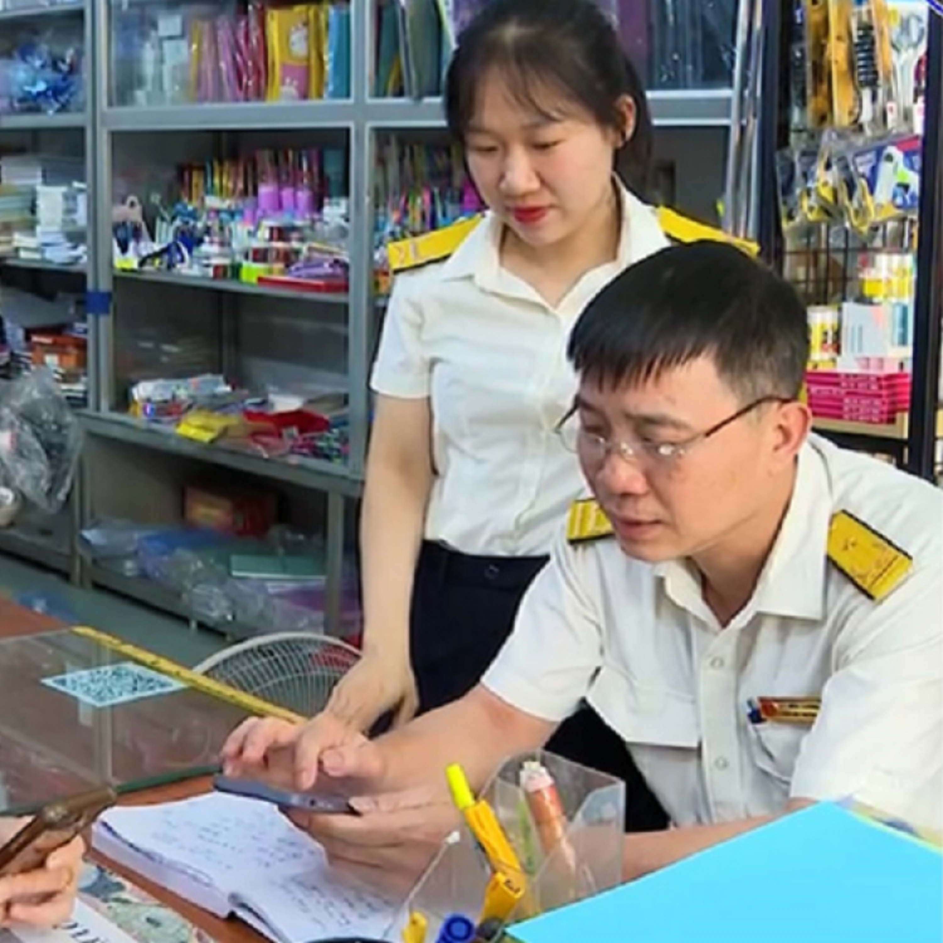 Xã hội chuyển động - Xây dựng chính sách thuế cho phù hợp lý với tình hình thực tế