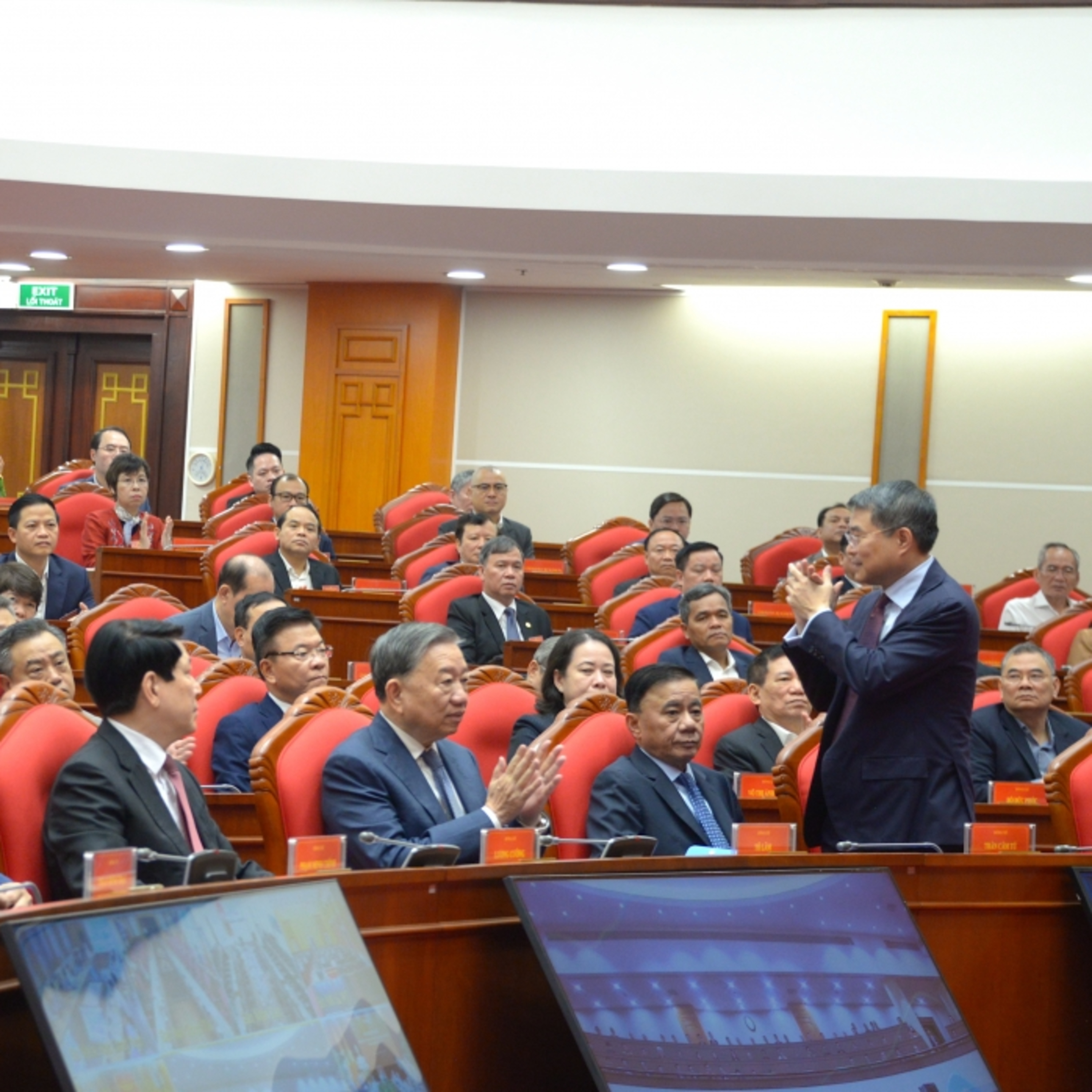 Tiêu điểm - Tổng Bí thư Tô Lâm: Kiên trì - Quyết tâm - Đồng thuận -Toàn diện - Đột phá. Tiêu điểm - Tổng Bí thư Tô Lâm: Kiên trì - Quyết tâm - Đồng thuận -Toàn diện - Đột phá.