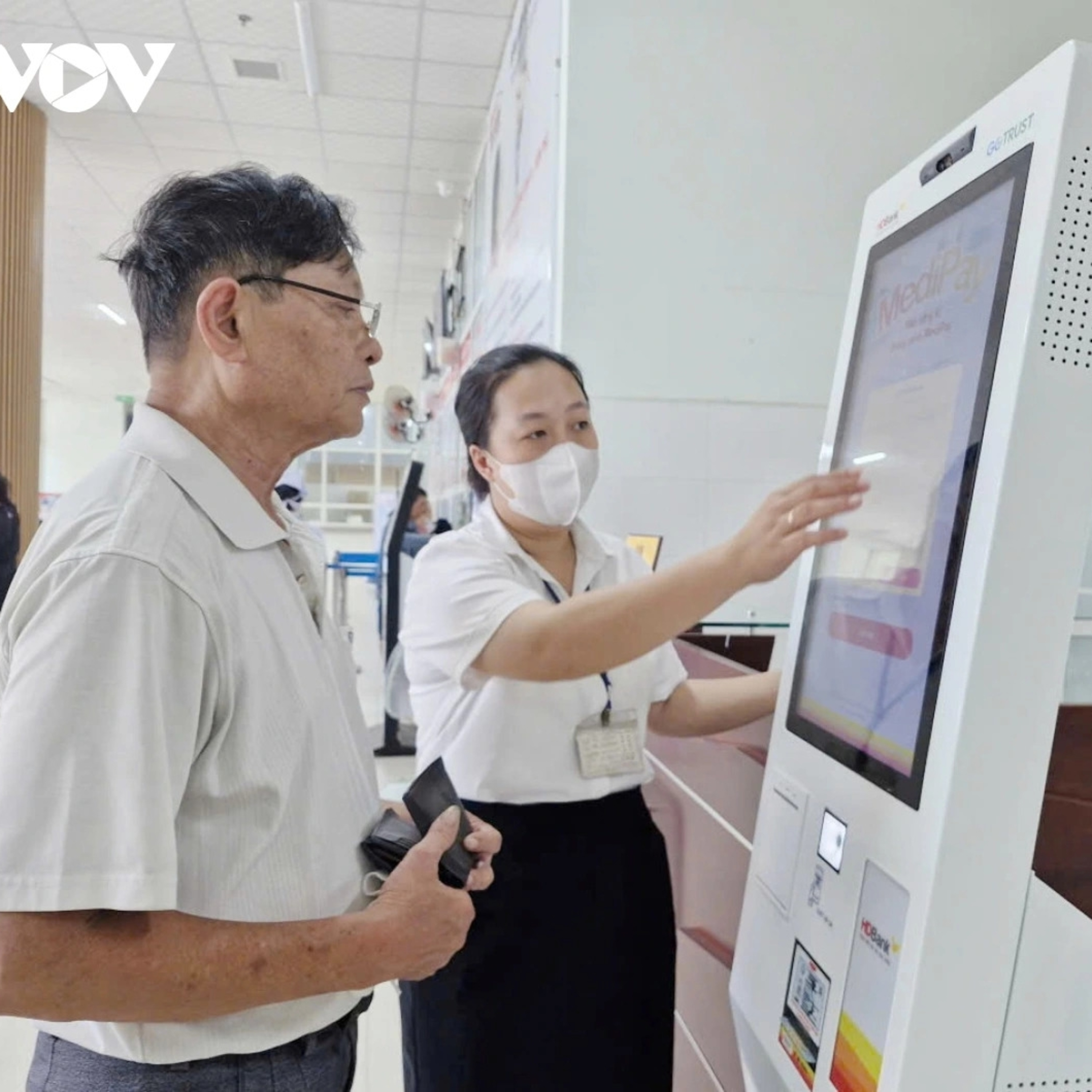 Xã hội chuyển động - Tăng cường tiếp cận dịch vụ y tế chất lượng, chi phí phù hợp cho người dân Xã hội chuyển động - Tăng cường tiếp cận dịch vụ y tế chất lượng, chi phí phù hợp cho người dân