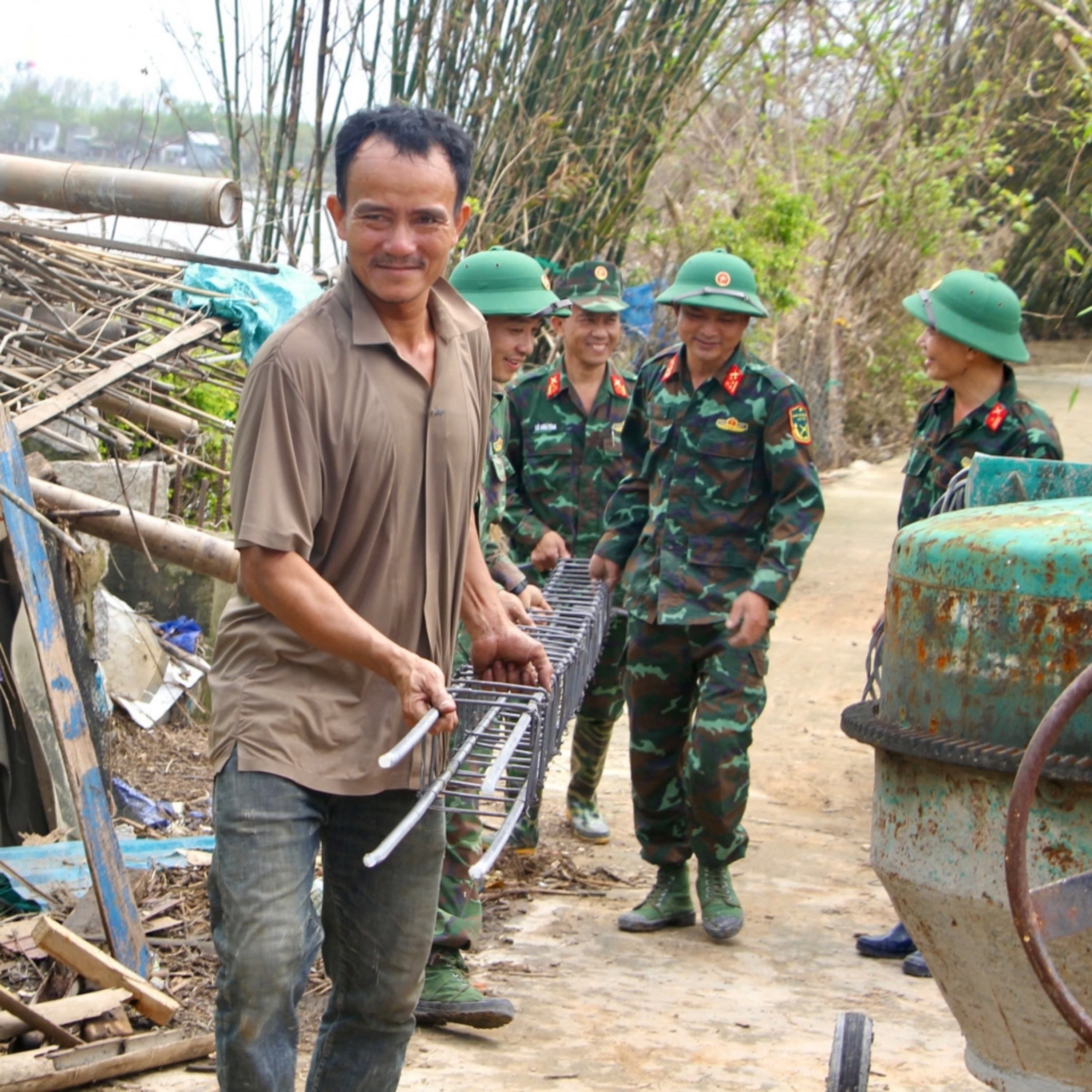 Sự kiện luận bàn - Thần tốc thực hiện "Chiến dịch Quang Trung" dựng lại nhà cho nhân dân Sự kiện luận bàn - Thần tốc thực hiện "Chiến dịch Quang Trung" dựng lại nhà cho nhân dân