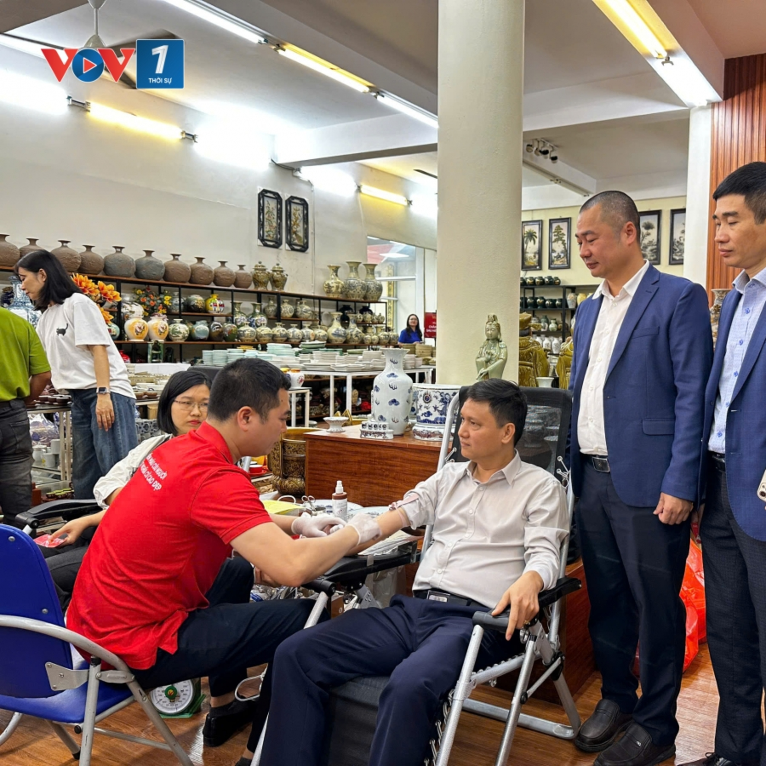 Chân dung cuộc sống - Vũ Đình Mạnh- người dệt nên những mùa Xuân hồng trên quê gốm Bát Tràng