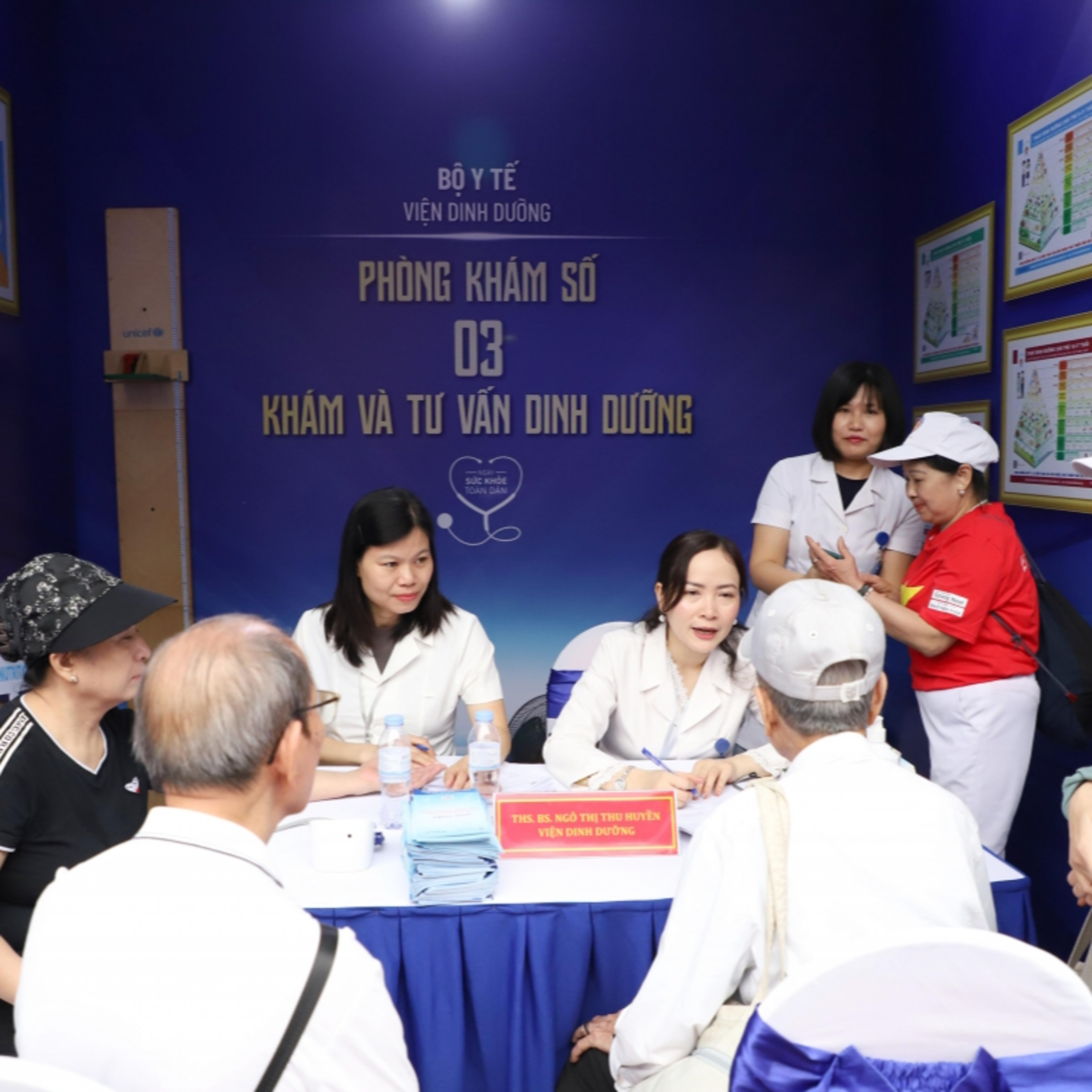 Tiêu điểm - Thầy thuốc trẻ góp phần thay đổi nhận thức chăm sóc sức khỏe toàn dân