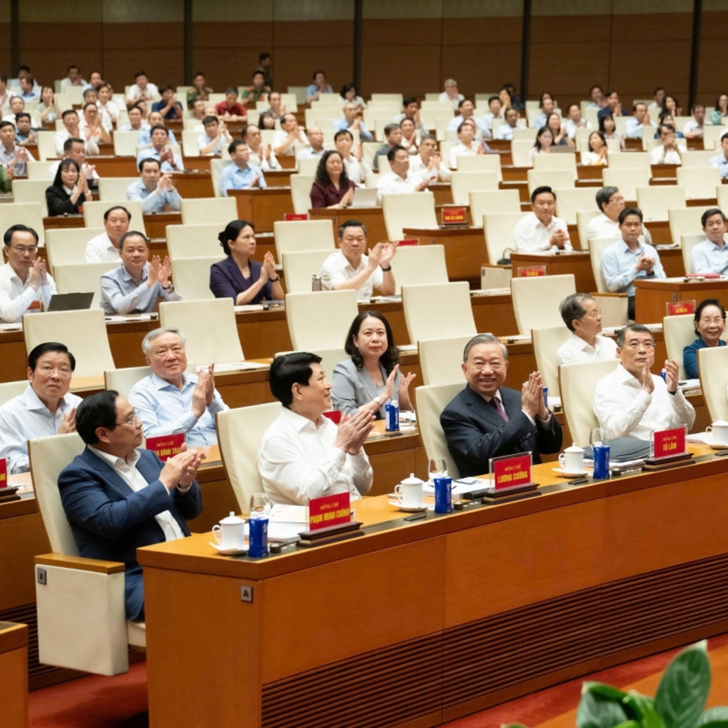 Tiêu điểm - Gần 2,2 triệu đại biểu dự Hội nghị toàn quốc quán triệt và triển khai Nghị quyết Hội nghị Trung ương