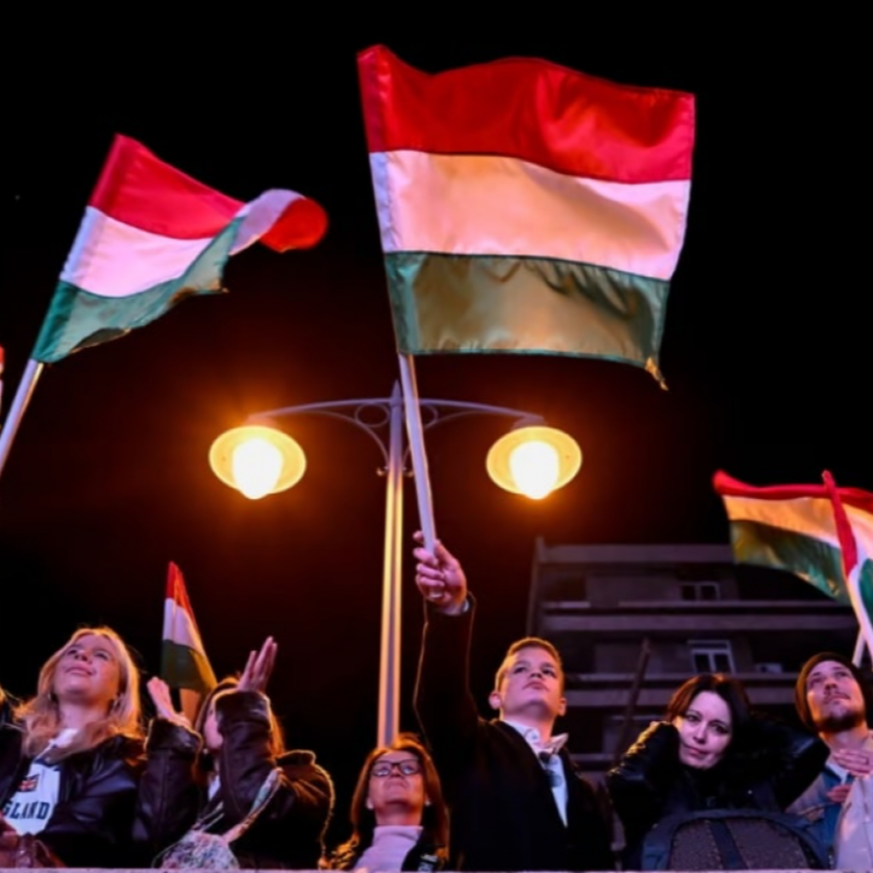 Các vấn đề quốc tế - Cuộc bầu cử “viết lại lịch sử Hungary”