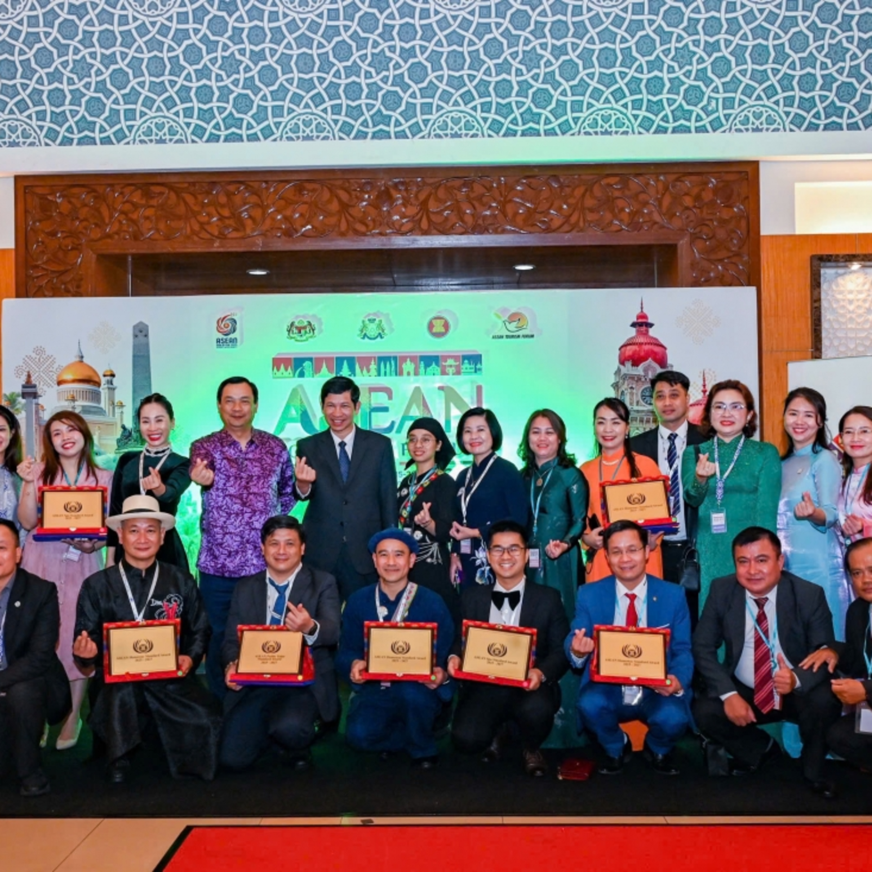 Chuyện đêm - Hành trình đánh thức du lịch quê hương