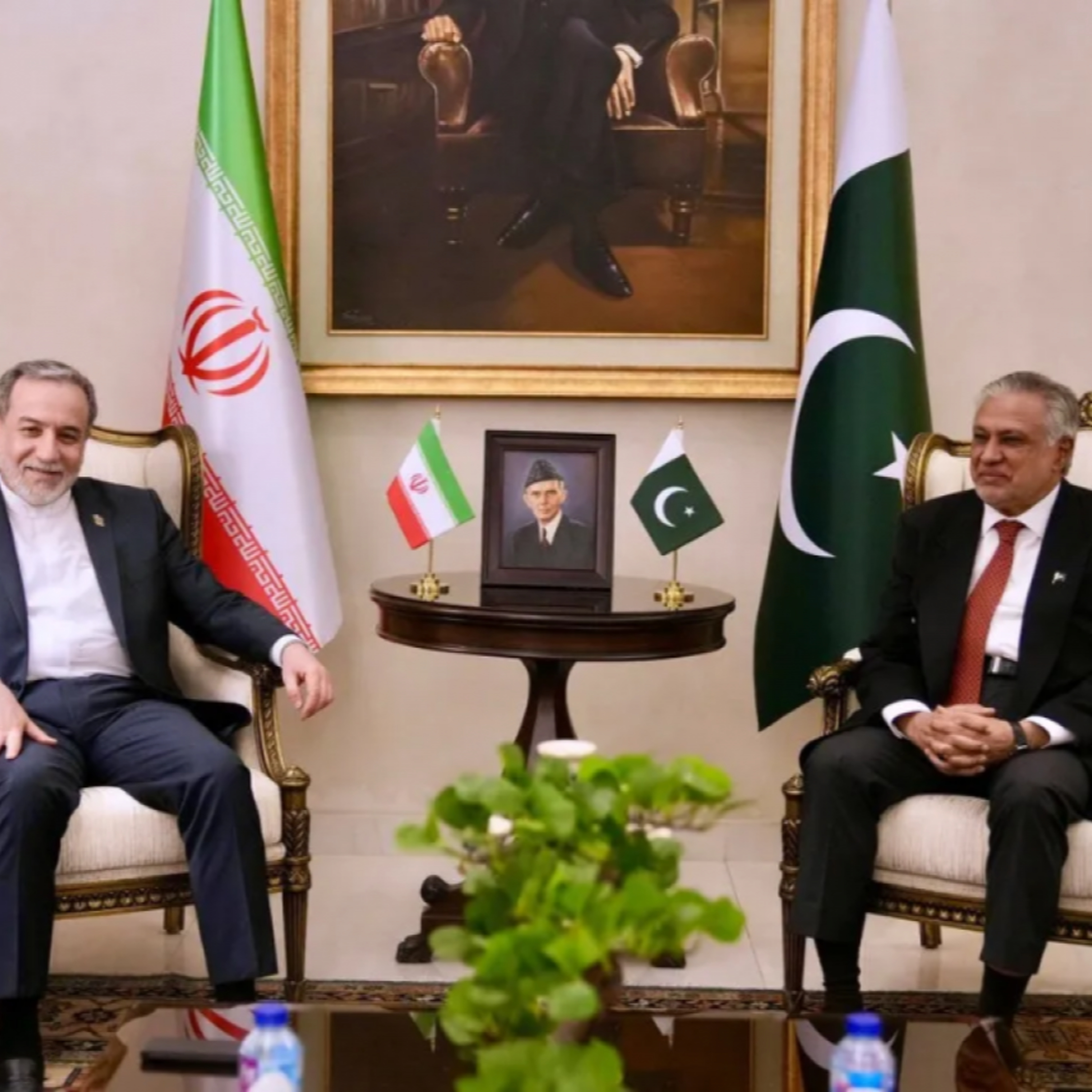 Vấn đề quốc tế - Chuyến thăm Pakistan của Ngoại trưởng Iran và tính toán mới của Iran