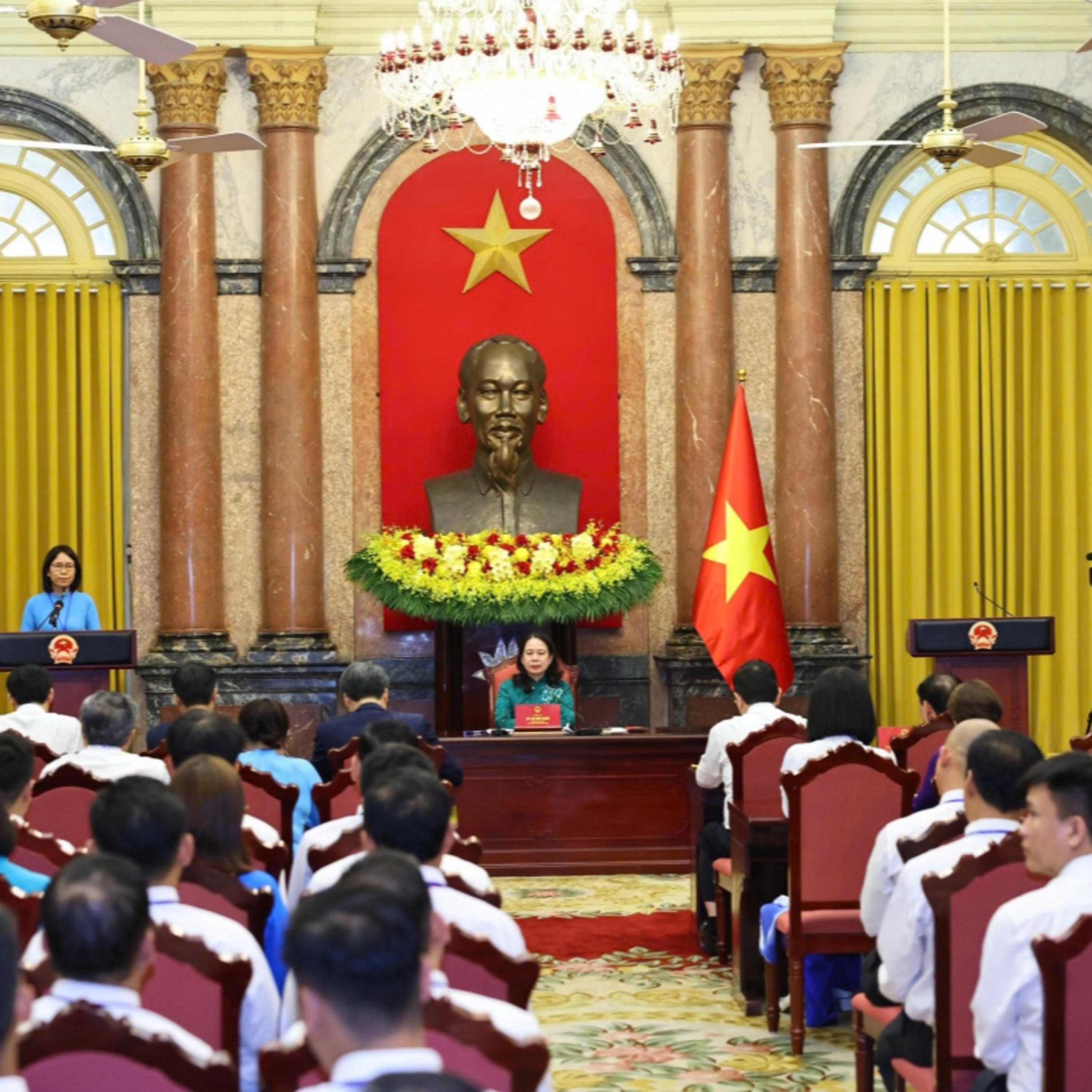 Tiêu điểm - Phó Chủ tịch nước Võ Thị Ánh Xuân gặp mặt đoàn đại biểu Chủ tịch công đoàn xuất sắc, tiêu biểu