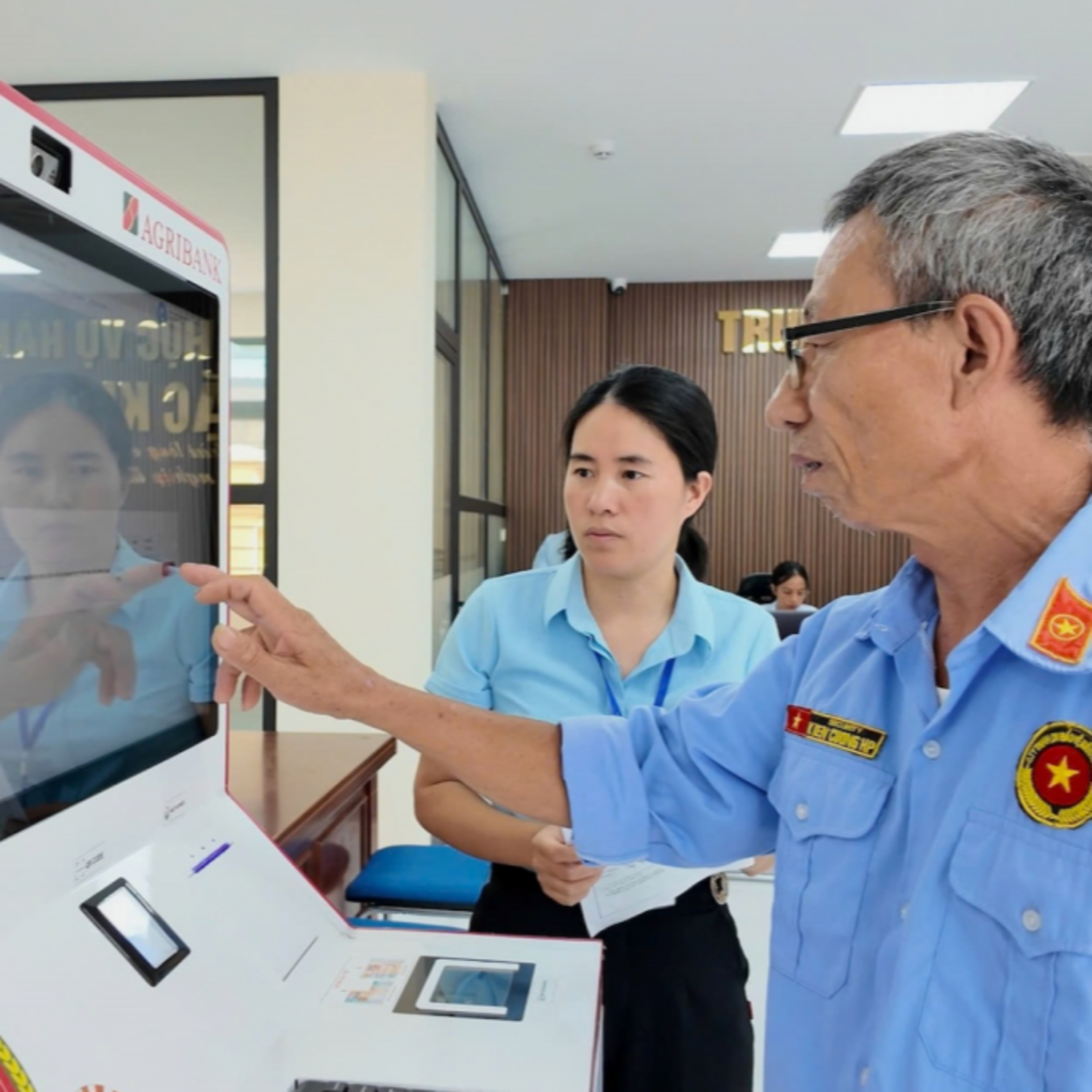 Tiêu điểm - Quảng Ninh số hoá thủ tục hành chính ngay từ cơ sở