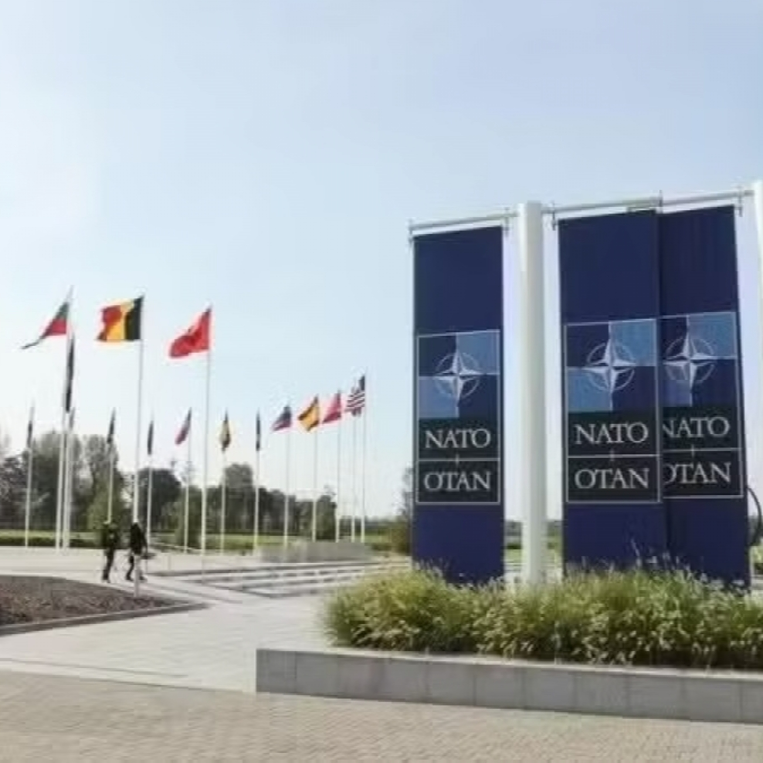 Vấn đề quốc tế - Hàng loạt phép thử đồng minh trước thềm Hội nghị thượng đỉnh NATO