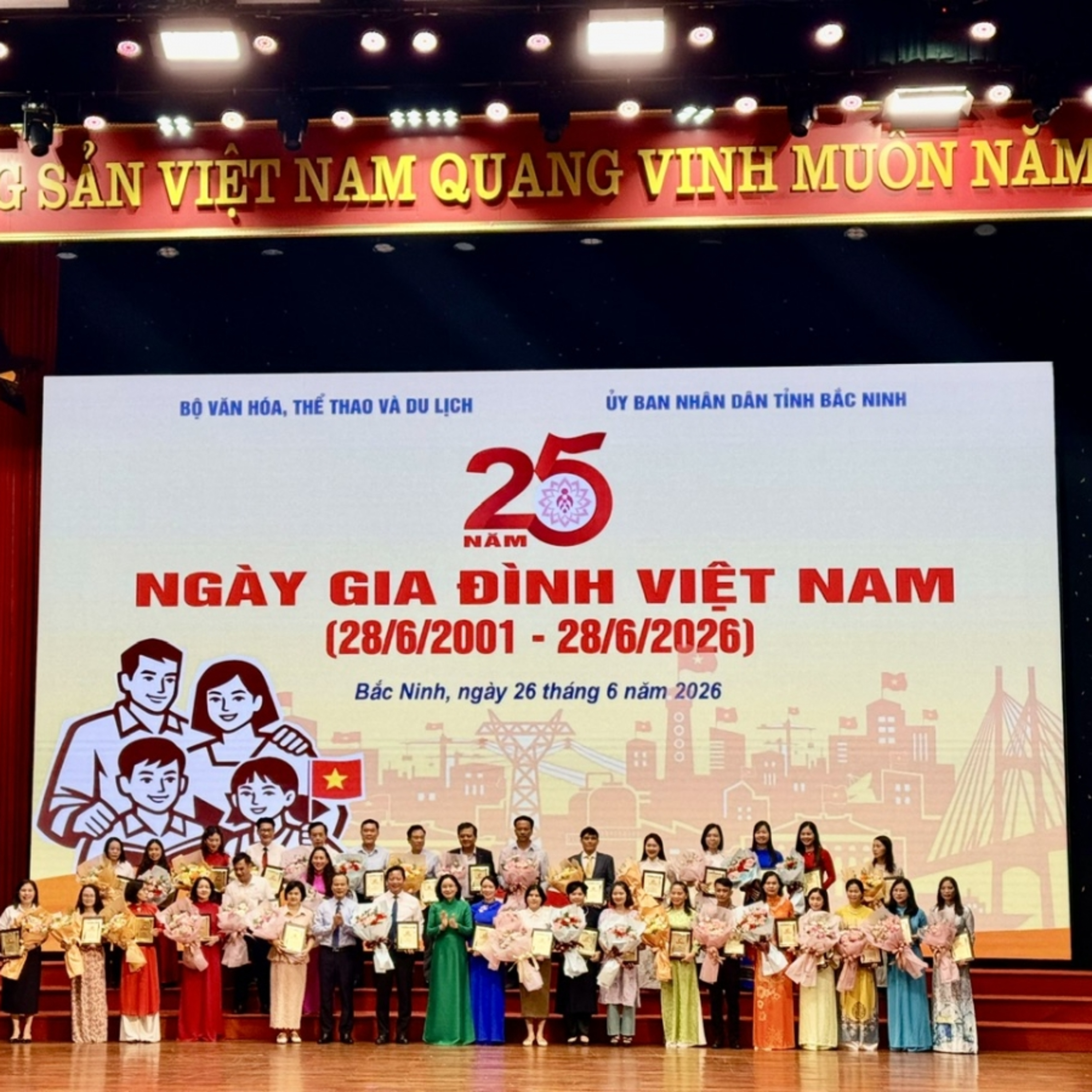 Tiêu điểm - Để các hệ giá trị thấm sâu vào đời sống: Bắt đầu từ "tế bào" gia đình episode artwork