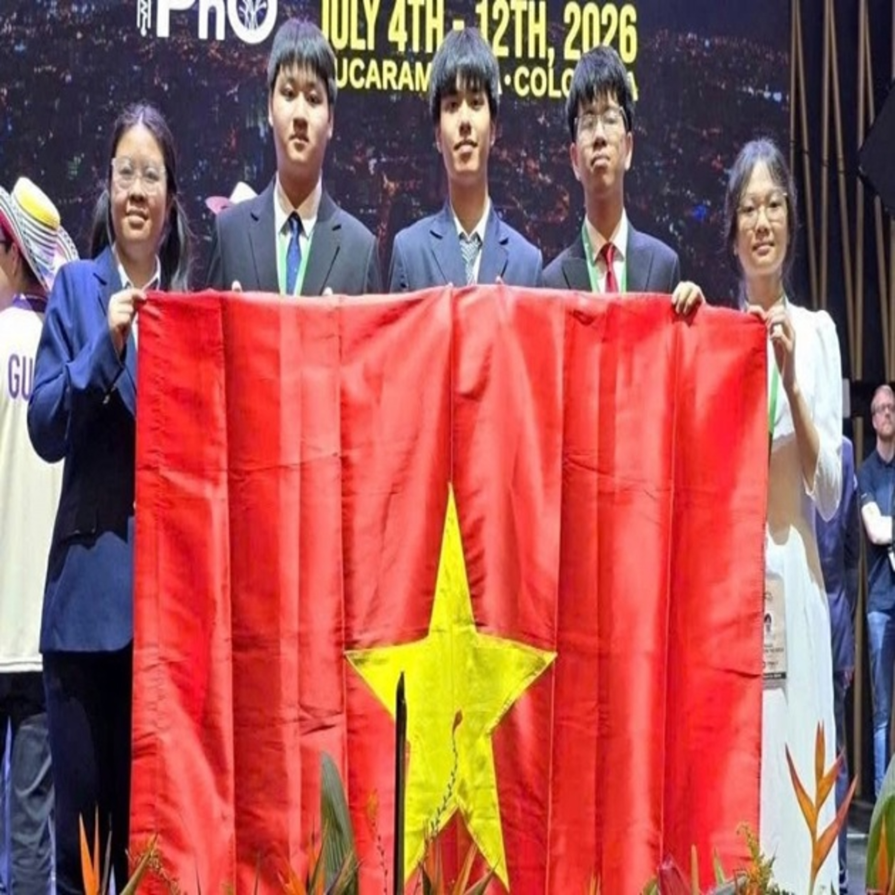 Chuyện đêm - Nguyễn Thị Bích Ngọc – từ những thắc mắc đời thường đến huy chương vàng Olympic Vật lý quốc tế