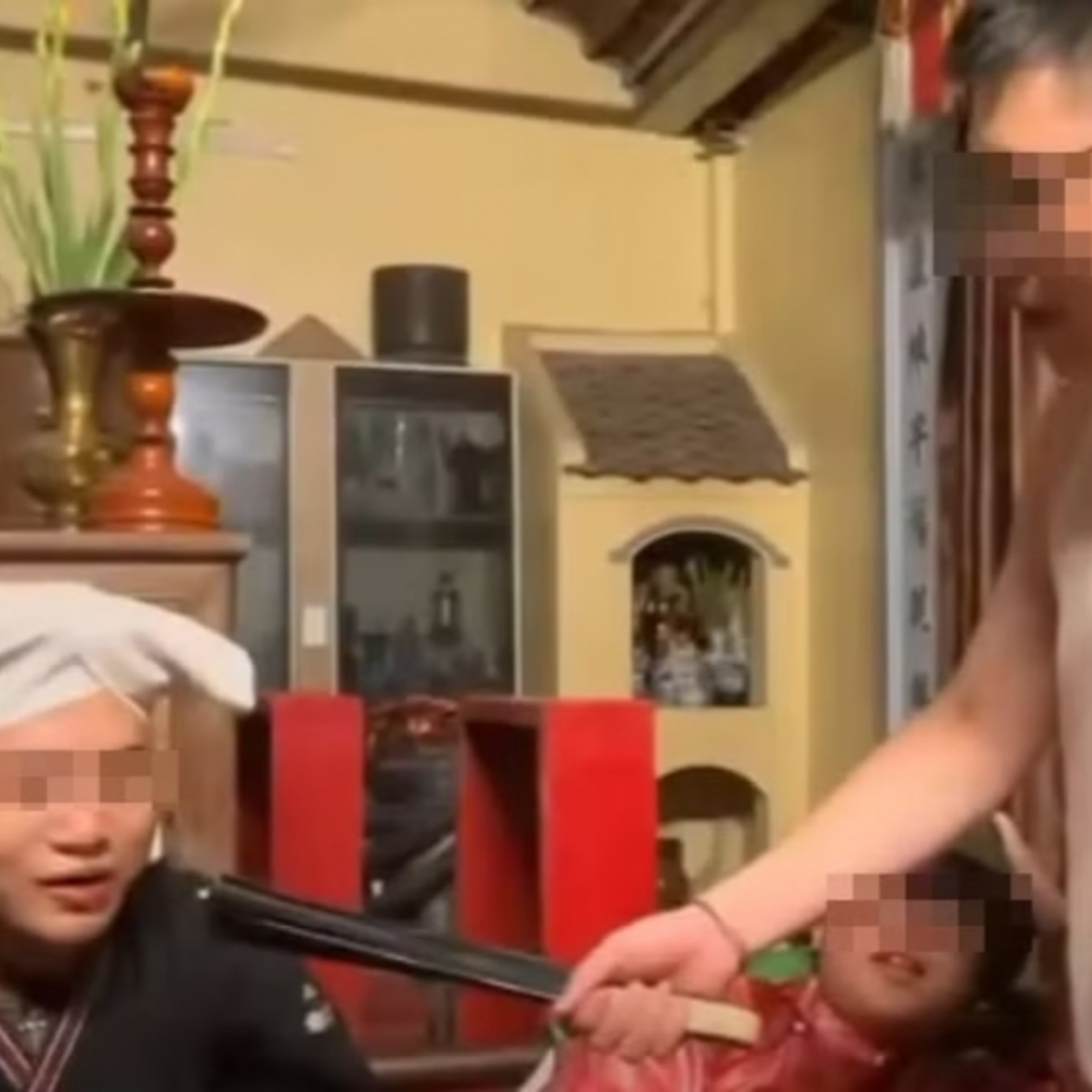 Câu chuyện Thứ 7 - Những video “cợt nhả” gây bức xúc trên mạng: Đâu là ranh giới giữa sự hài hước và sự phản cảm?