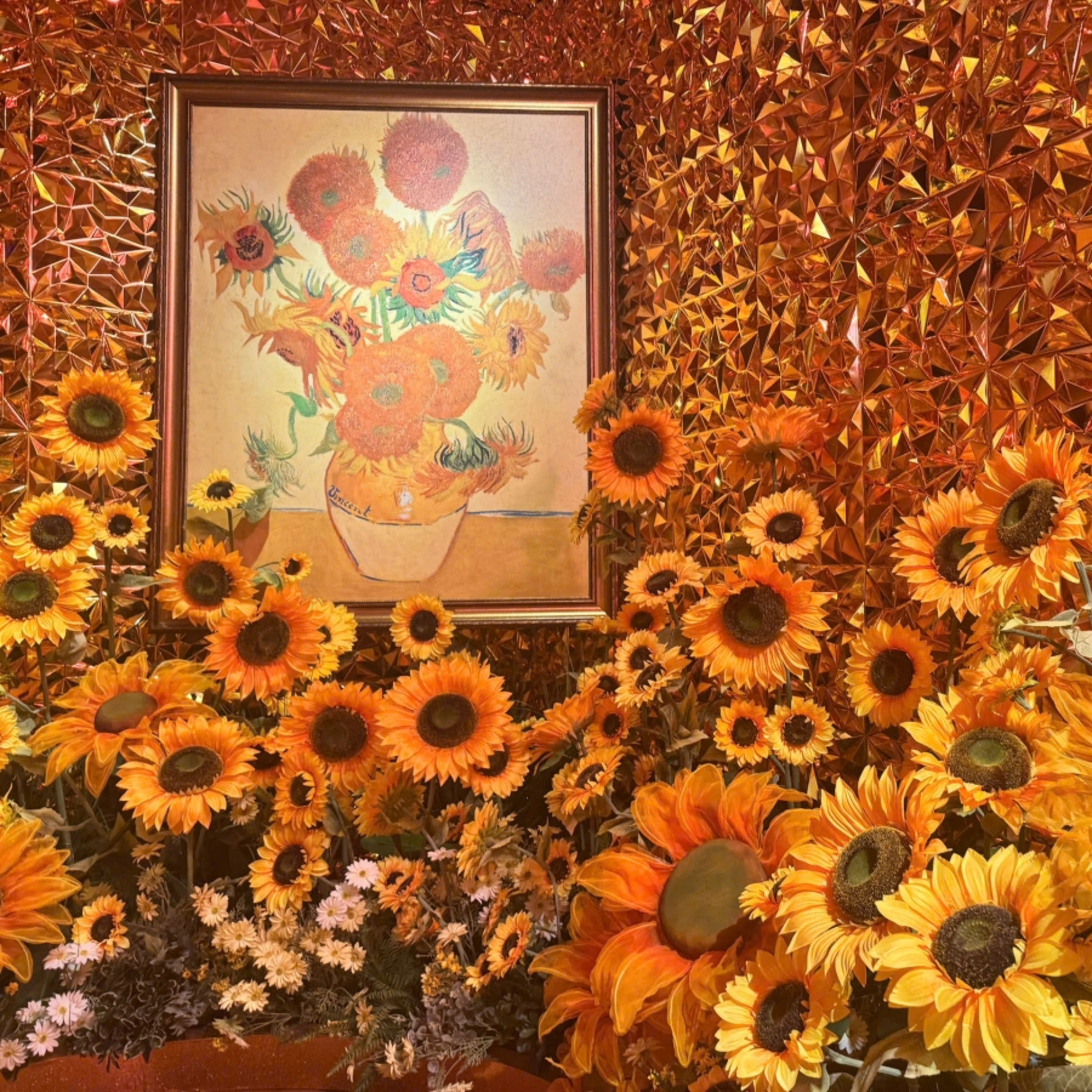 Tiêu điểm - Triển lãm Van Gogh Timeless: Khám phá thế giới hội hoạ của danh hoạ thiên tài