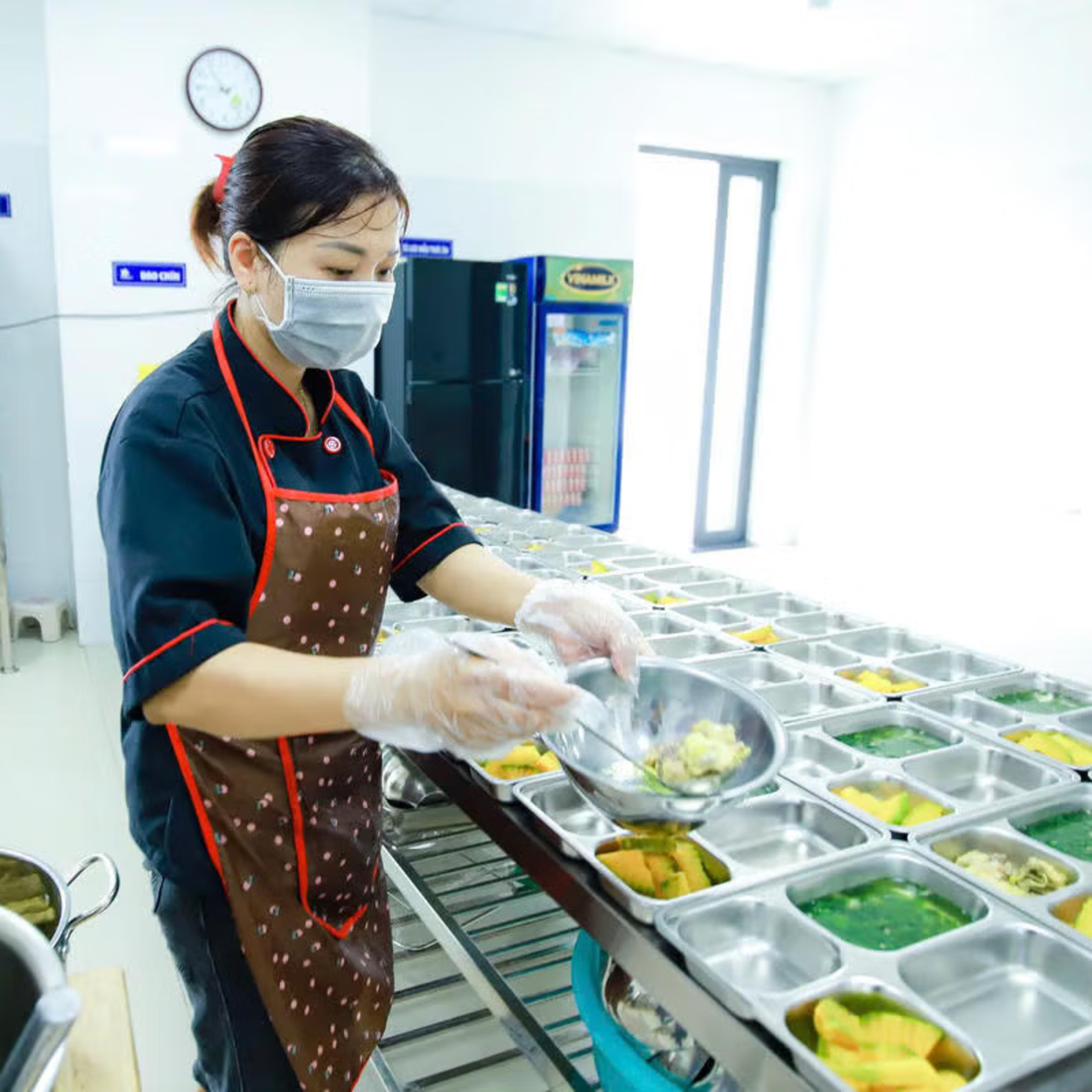 Câu chuyện thời sự - Trách nhiệm bảo đảm chất lượng của bữa ăn bán trú tại các trường học ở Hà Nội