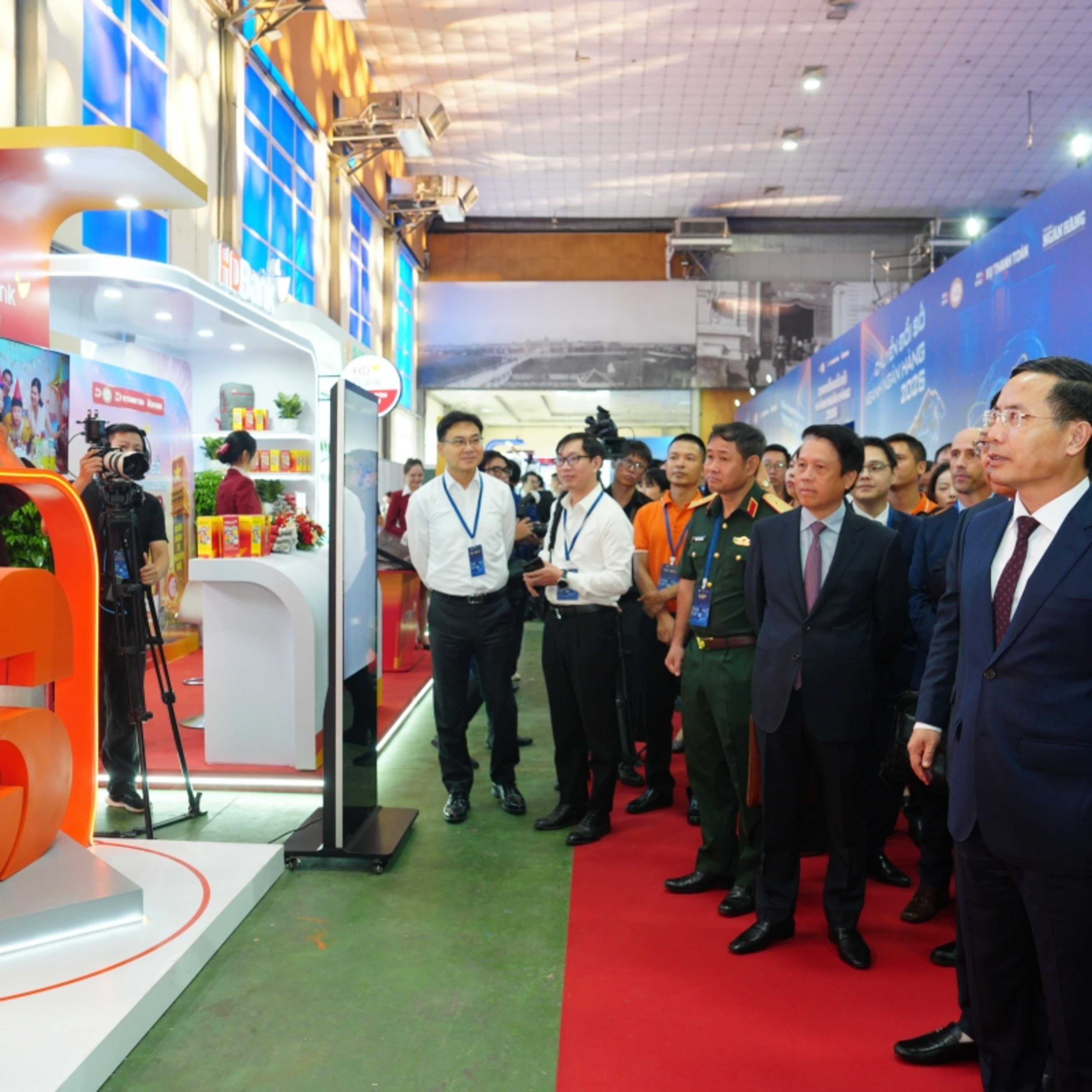 Tiêu điểm - Chuyển đổi số ngành ngân hàng 2026: Ngân hàng thông minh trong kỷ nguyên dữ liệu và trí tuệ nhân tạo