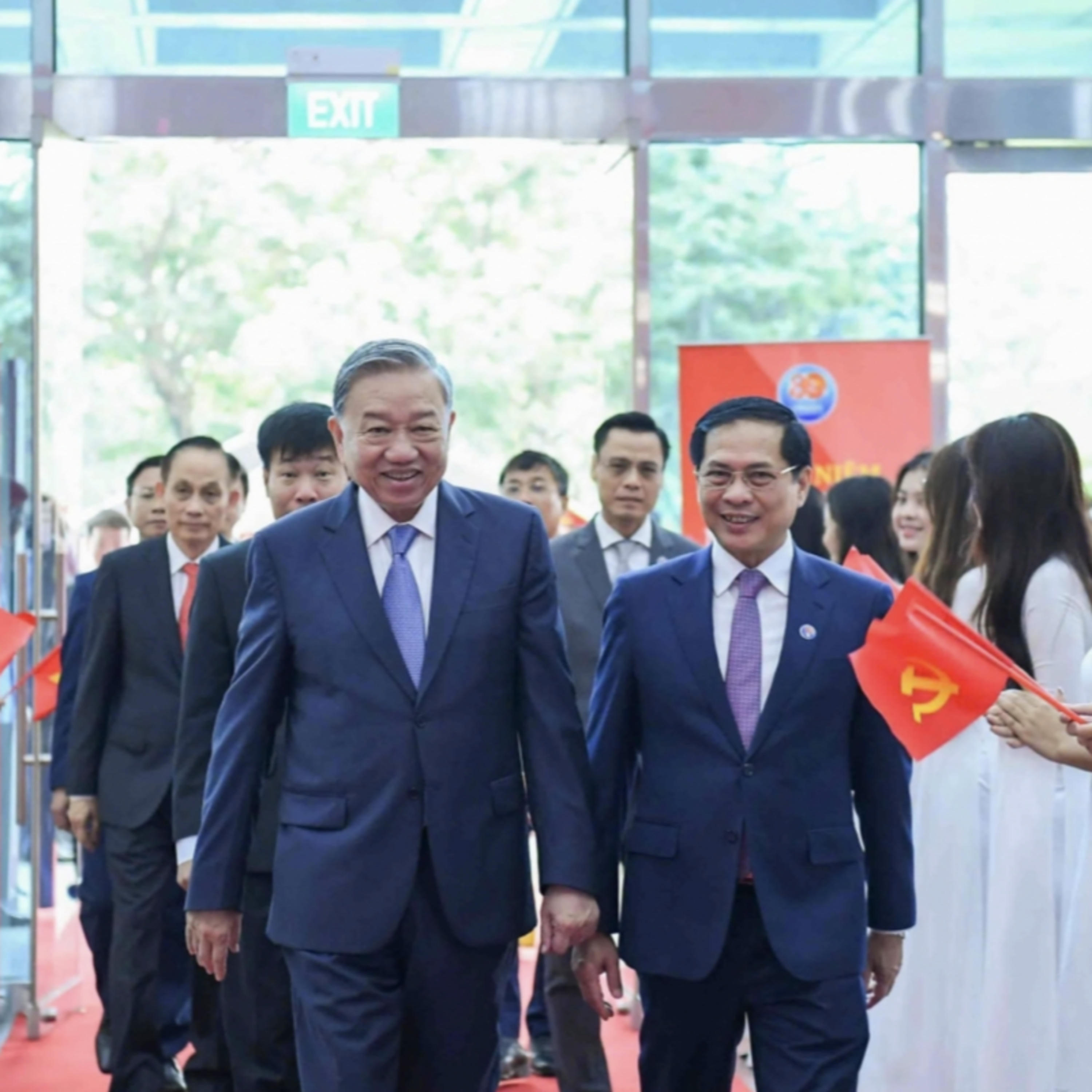 Thế Giới với Việt Nam - Ngoại giao kiến tạo : Mở rộng không gian phát triển, nâng cao vị thế Việt Nam episode artwork