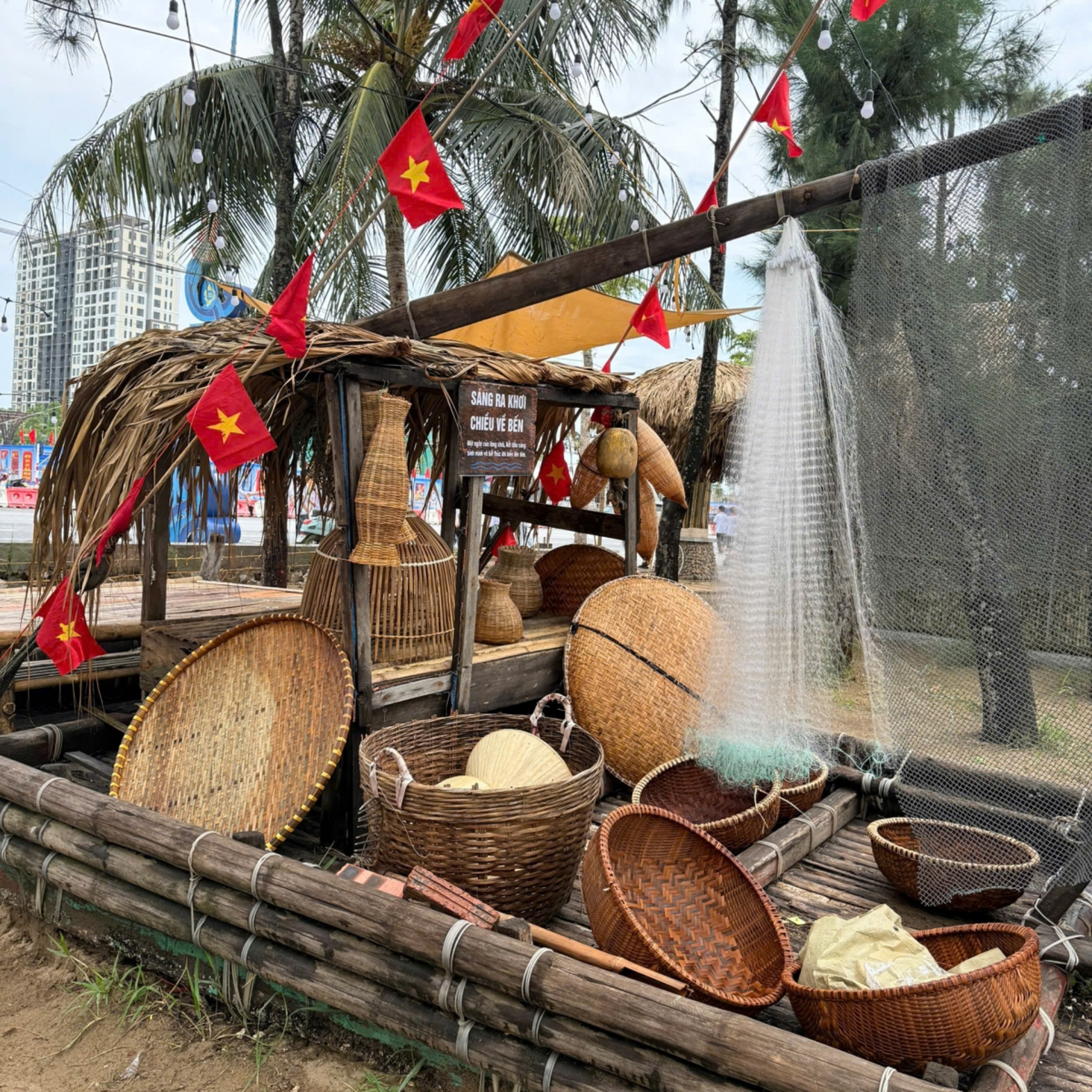 Xã hội chuyển động - Sầm Sơn: Từ sức hút du lịch biển đến bài toán giữ chân du khách episode artwork