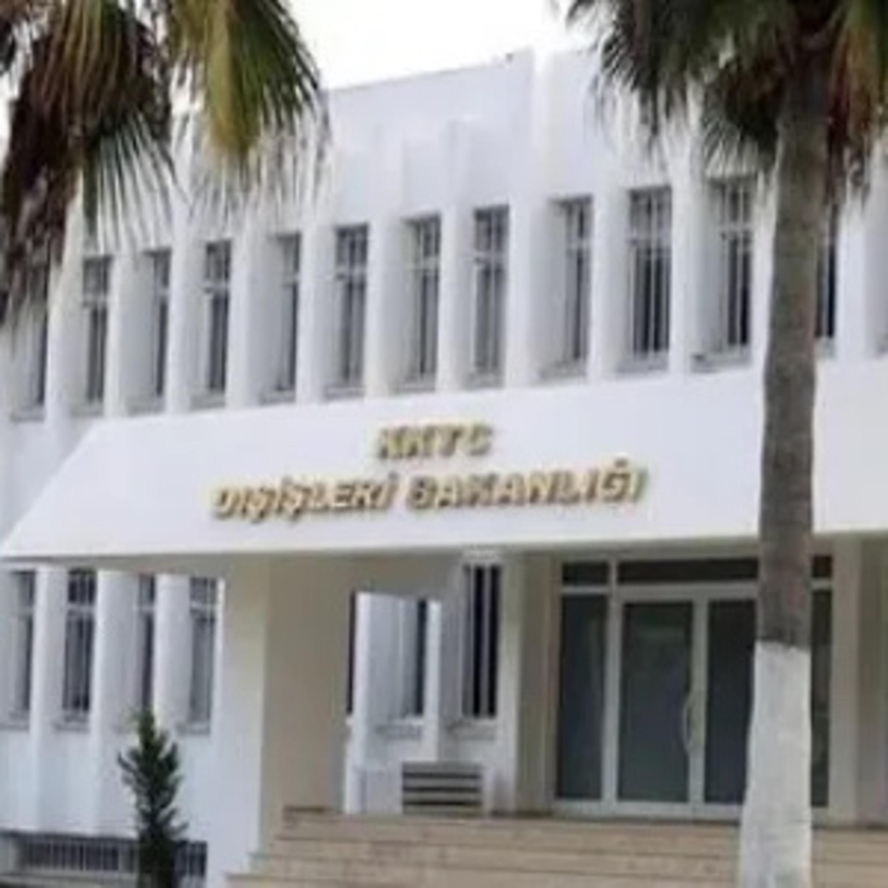 TRNC FM condemns the USA lifting arms embargoes on the RoC