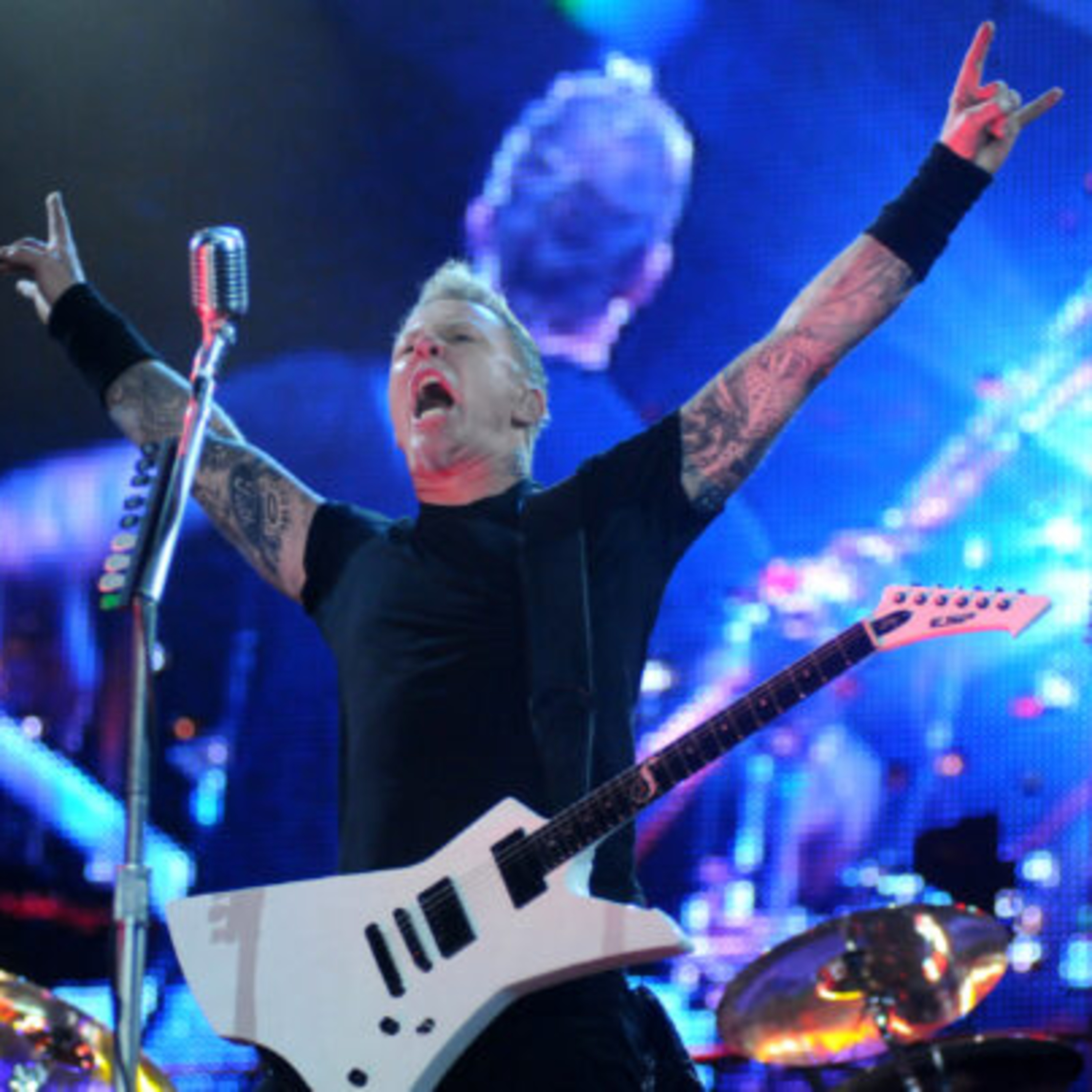 PODCAST: Episode 822 - Was Metallica Snubbed by the NFL for The Super Bowl?