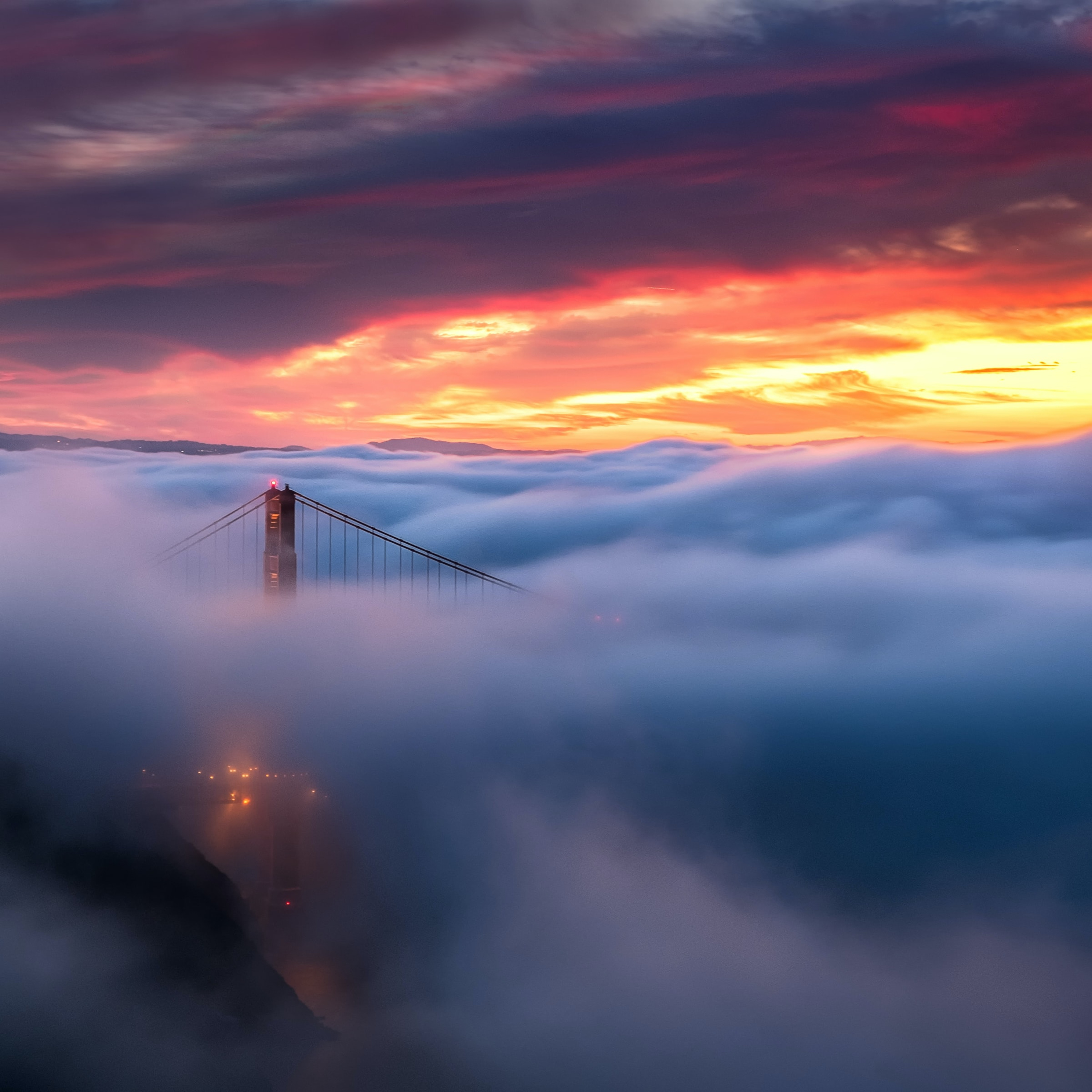 ADRIAN HURTADO 1 J'AI VU LES GUERRES MONDIALES, LES ASTEROIDES ET LE JUGEMENT DU GRAND TRONE BLANC