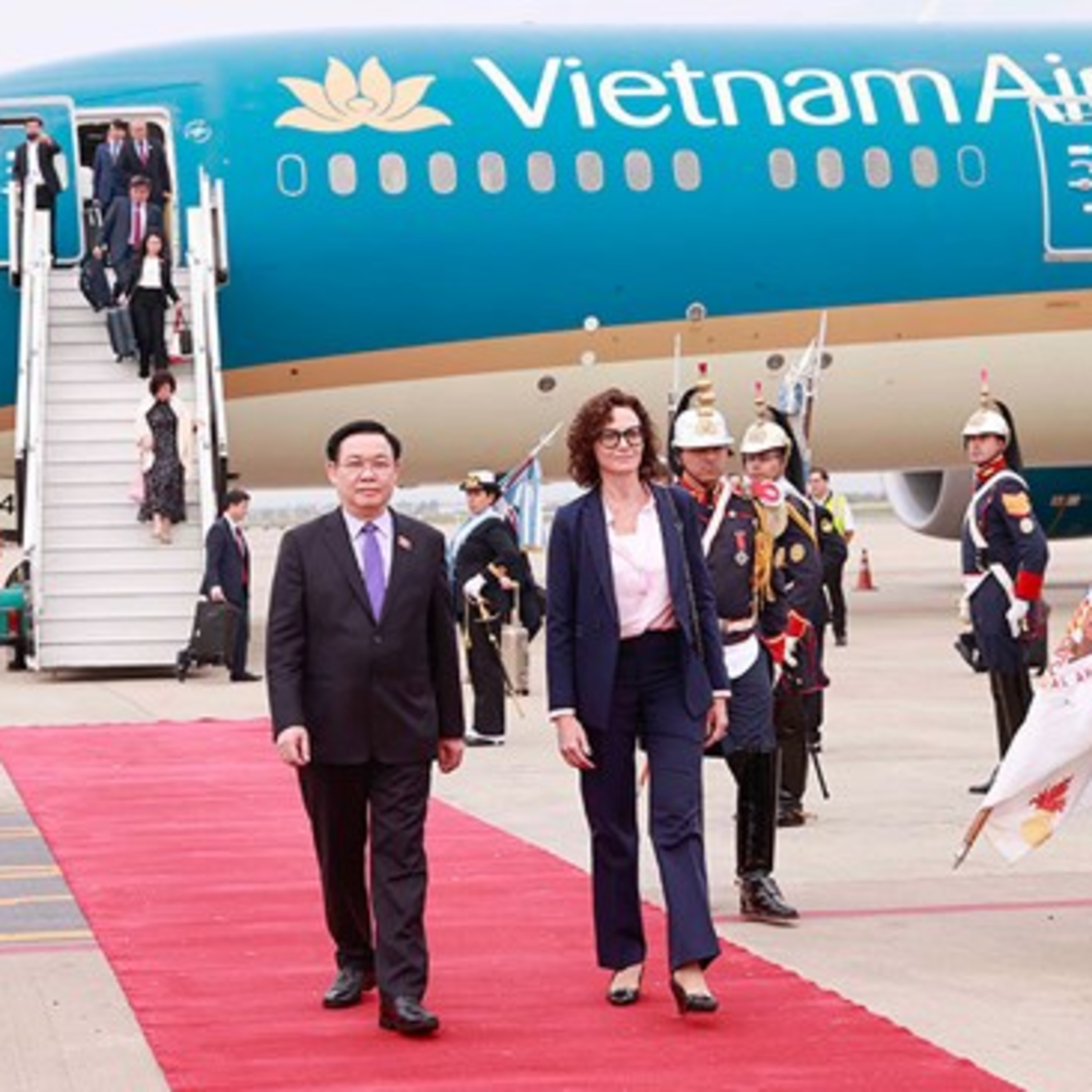 Thời sự 6h (24/4/2023)