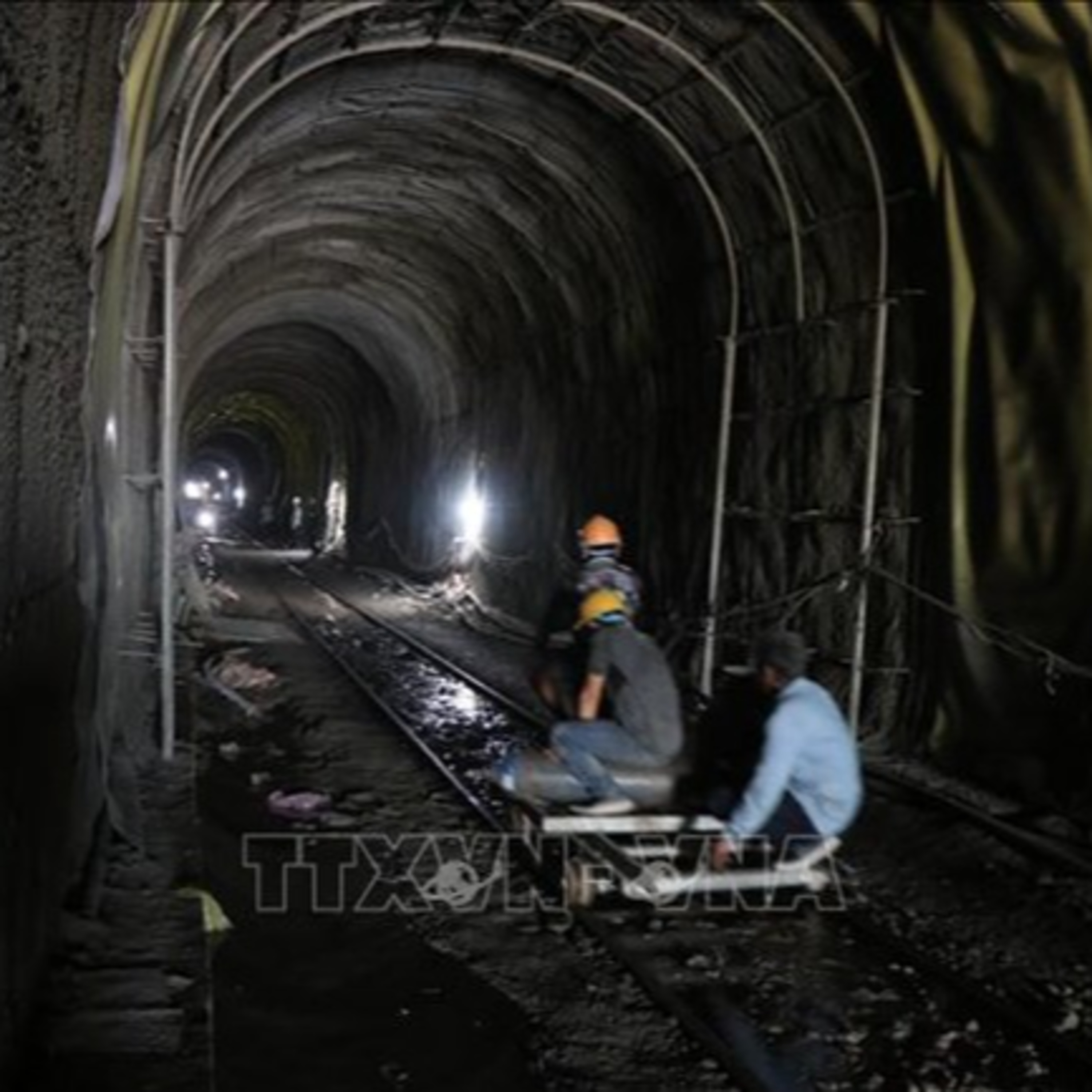 THỜI SỰ 12H TRƯA 14/4/2024: Lượng lớn đất đá tiếp tục sạt lở xuống hầm đèo Cả, chưa xác định thời gian thông tuyến