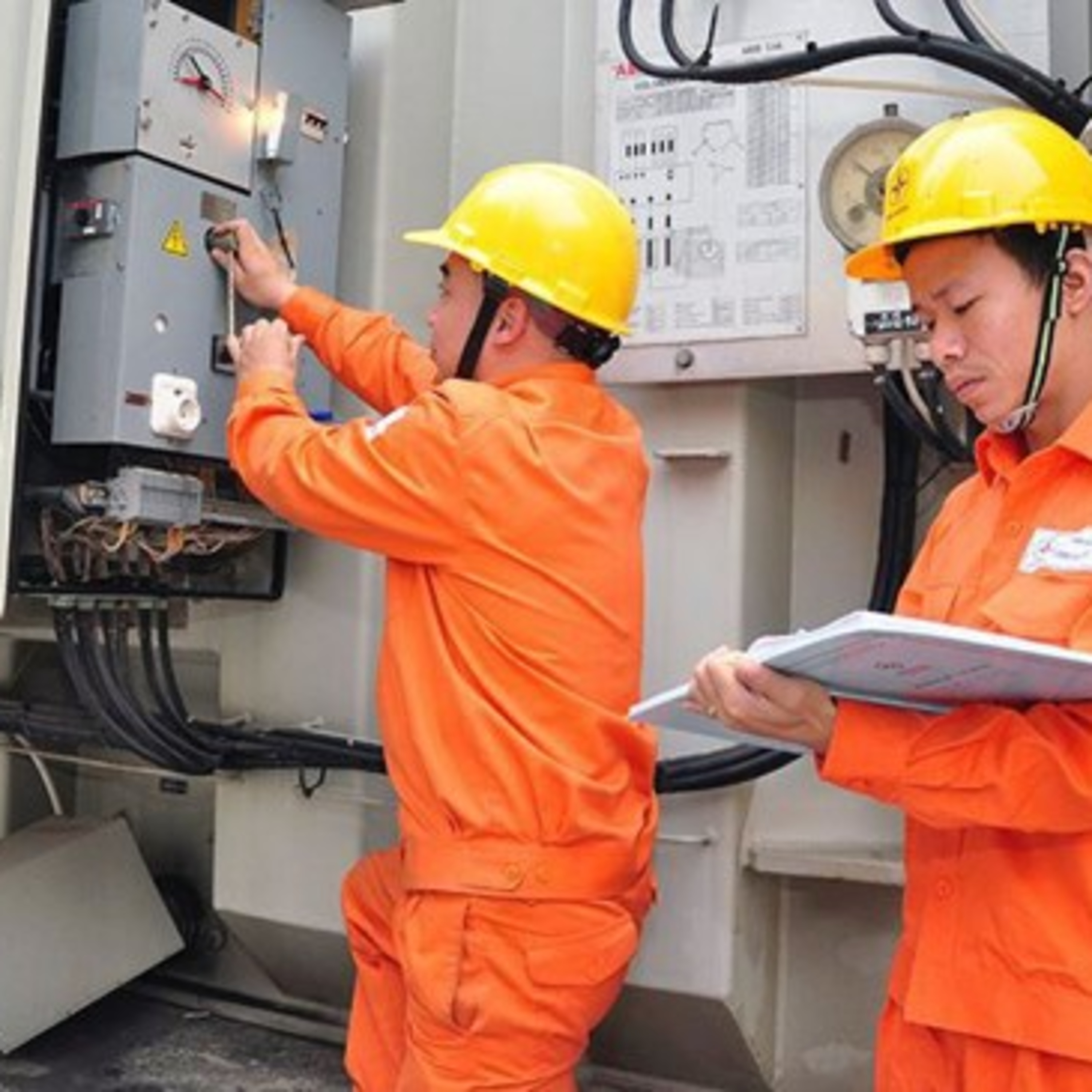 THỜI SỰ 6H SÁNG 12/10/2024: Tập đoàn Điện lực VN dự đoán, việc tăng giá điện thêm gần 5% sẽ khiến chỉ số giá tiêu dùng năm nay tăng thêm khoảng 0,04%