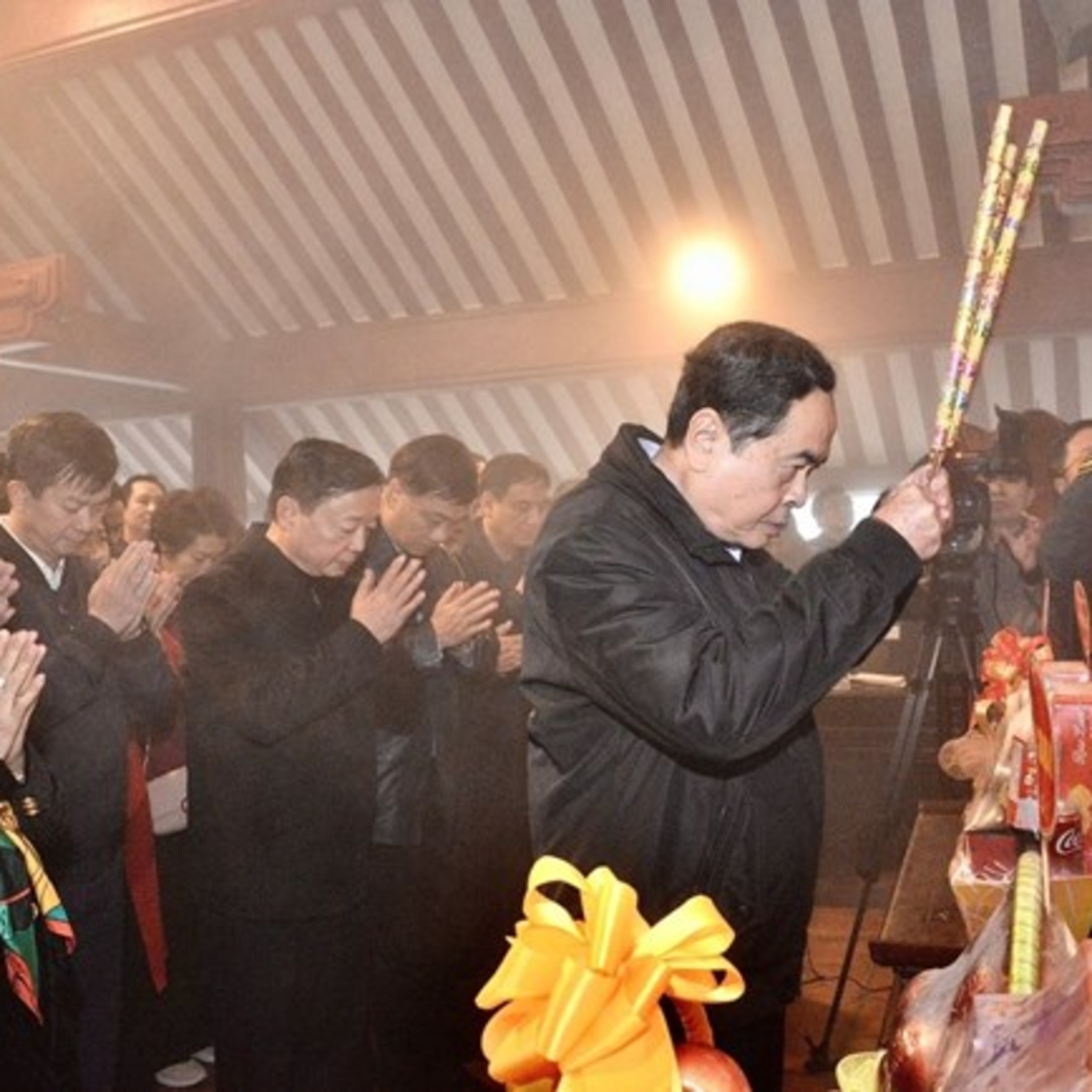 THỜI SỰ 12H TRƯA 18/1/2025: Đoàn đại biểu Lãnh đạo, nguyên Lãnh đạo Đảng, Nhà nước dâng hương, tưởng niệm Chủ tịch Hồ Chí Minh tại Đền thờ Bác Hồ, Vườn Quốc gia Ba Vì, Hà Nội