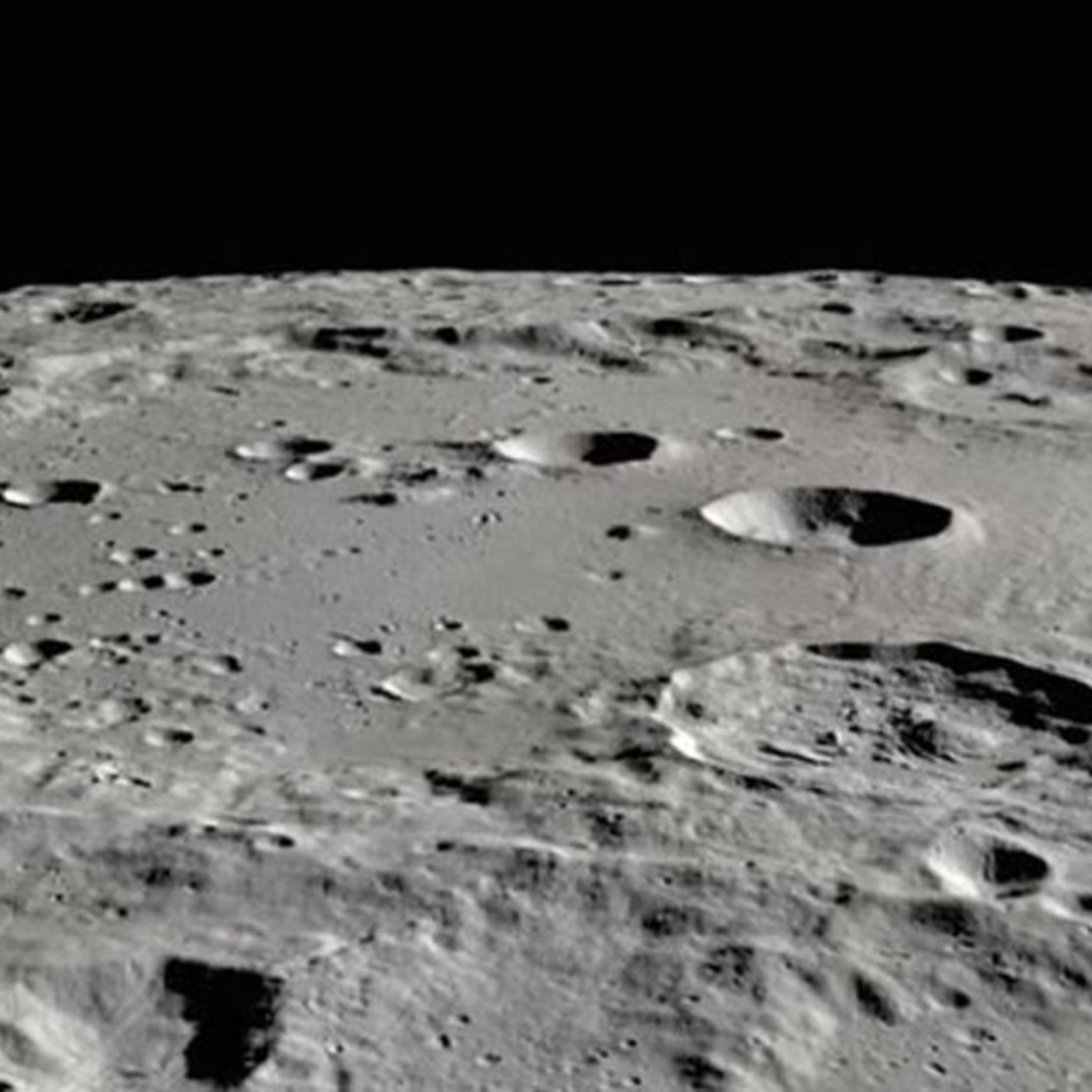 Thời sự 18h 10/4/2025: Phát hiện mới về hàm lượng nước ở mặt trăng.