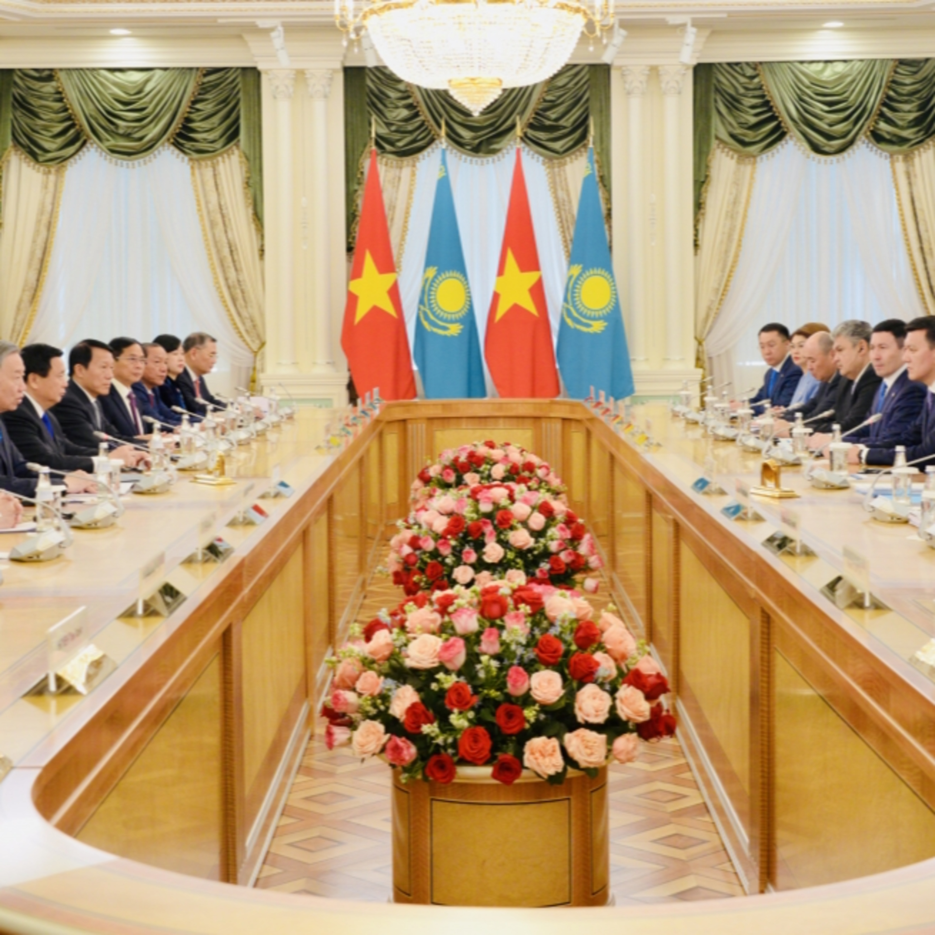 Thời sự 18h 6/5/2025: Tổng Bí thư Tô Lâm hội đàm với Tổng thống Kazakhstan Kassym-Jomart Tokayev