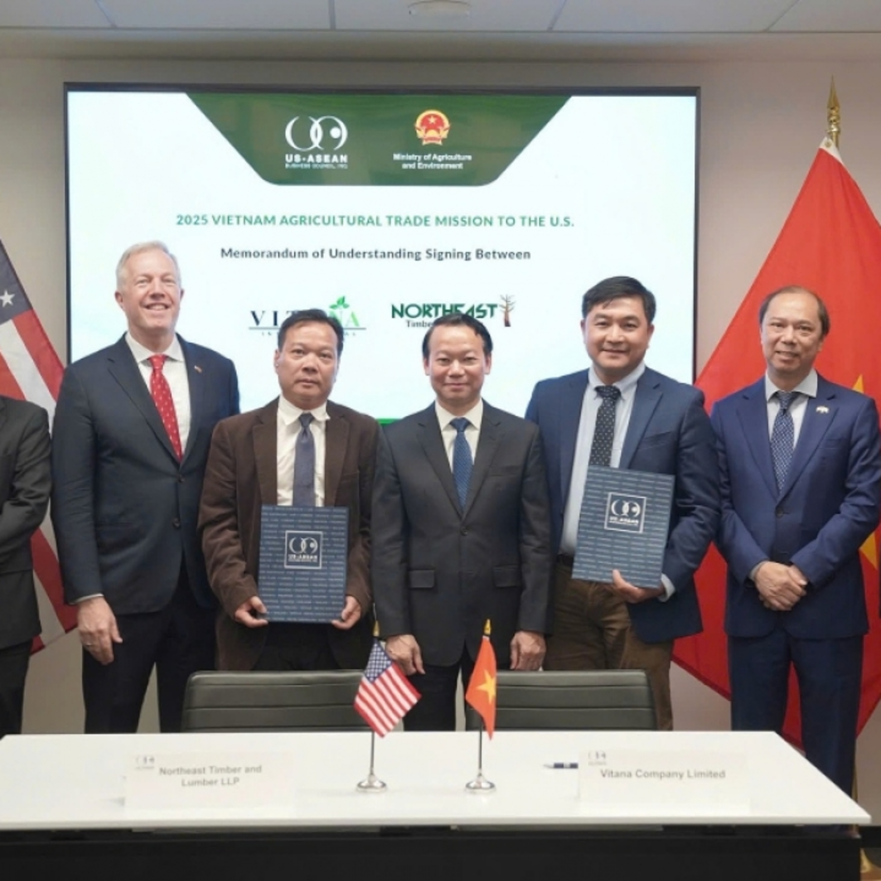 Thời sự 18h 8/6/2025: Việt Nam ký thỏa thuận nhập gần 3 tỷ USD nông sản từ Hoa Kỳ