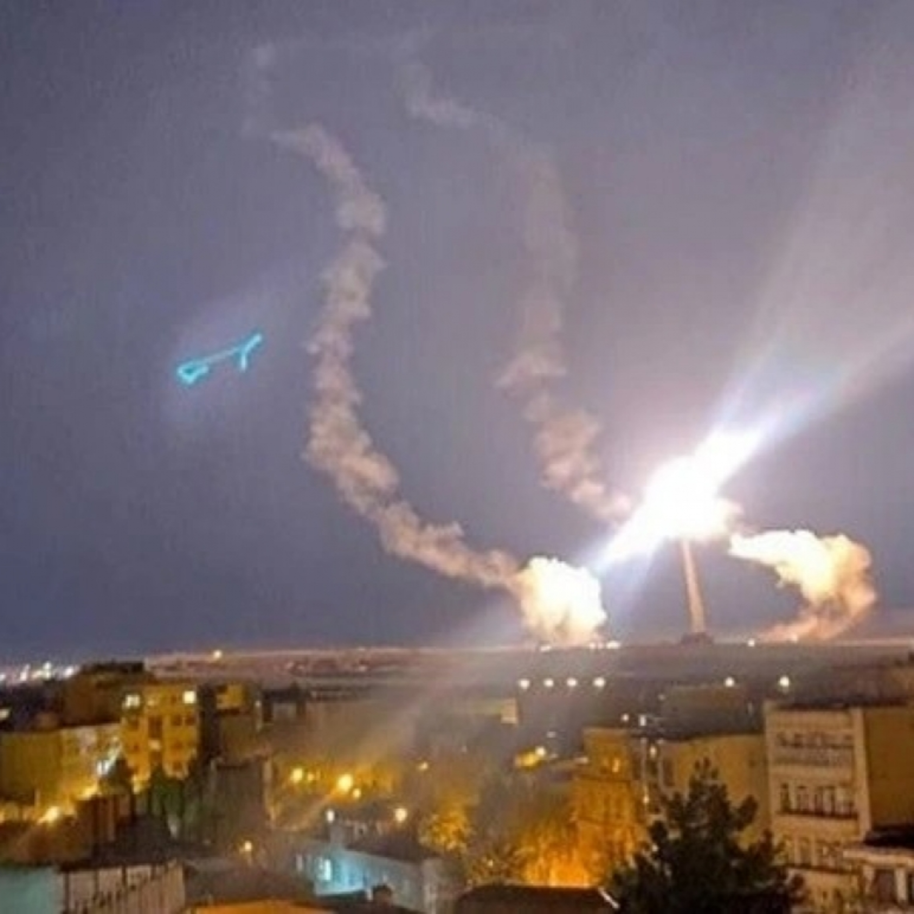 Thời sự 12h 13/6/2025: Iran tuyên bố trả đũa các cuộc tấn công của Israel