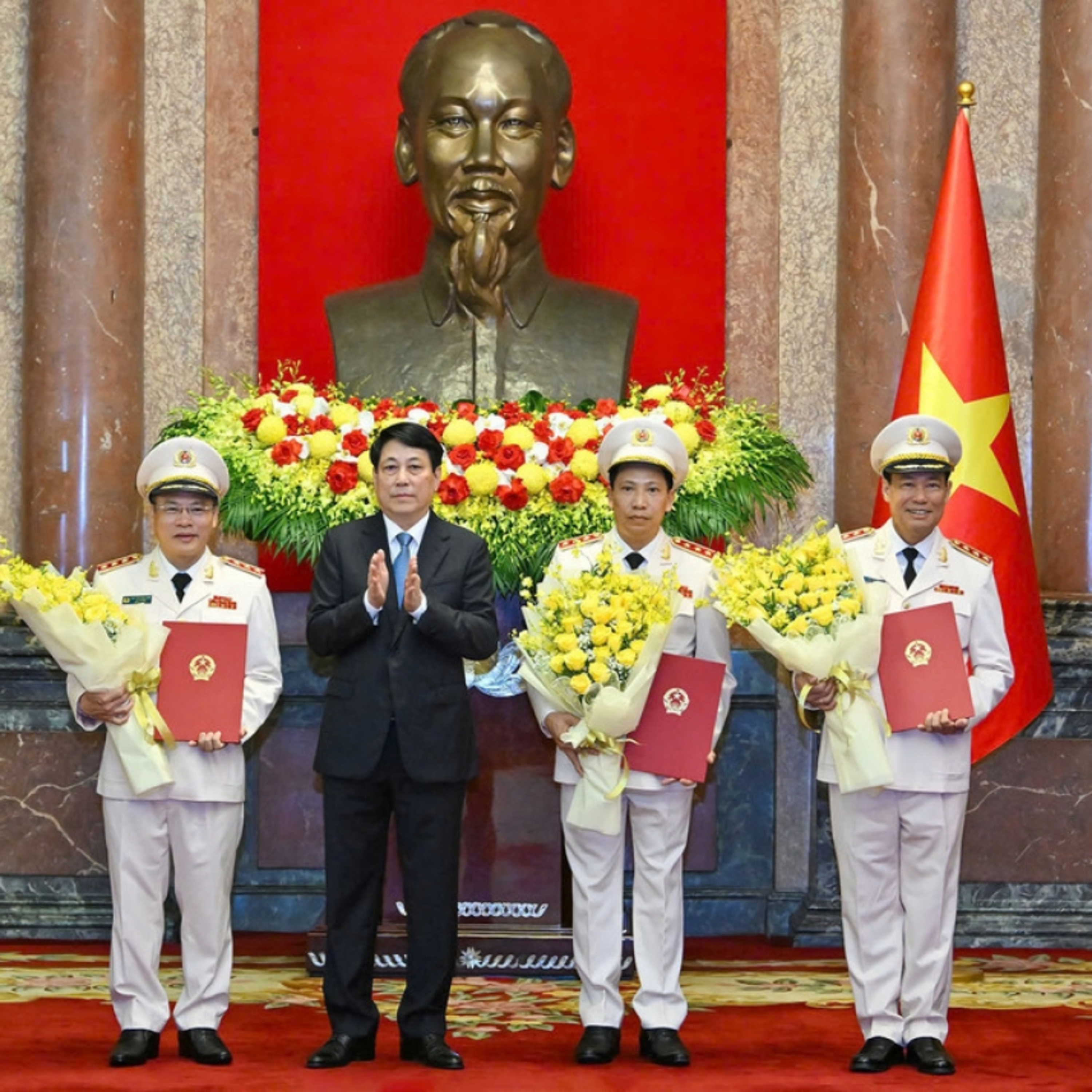 Thời sự 12h 14/6/2025: Chủ tịch nước thăng cấp bậc hàm thượng tướng cho 3 thứ trưởng Bộ Công an