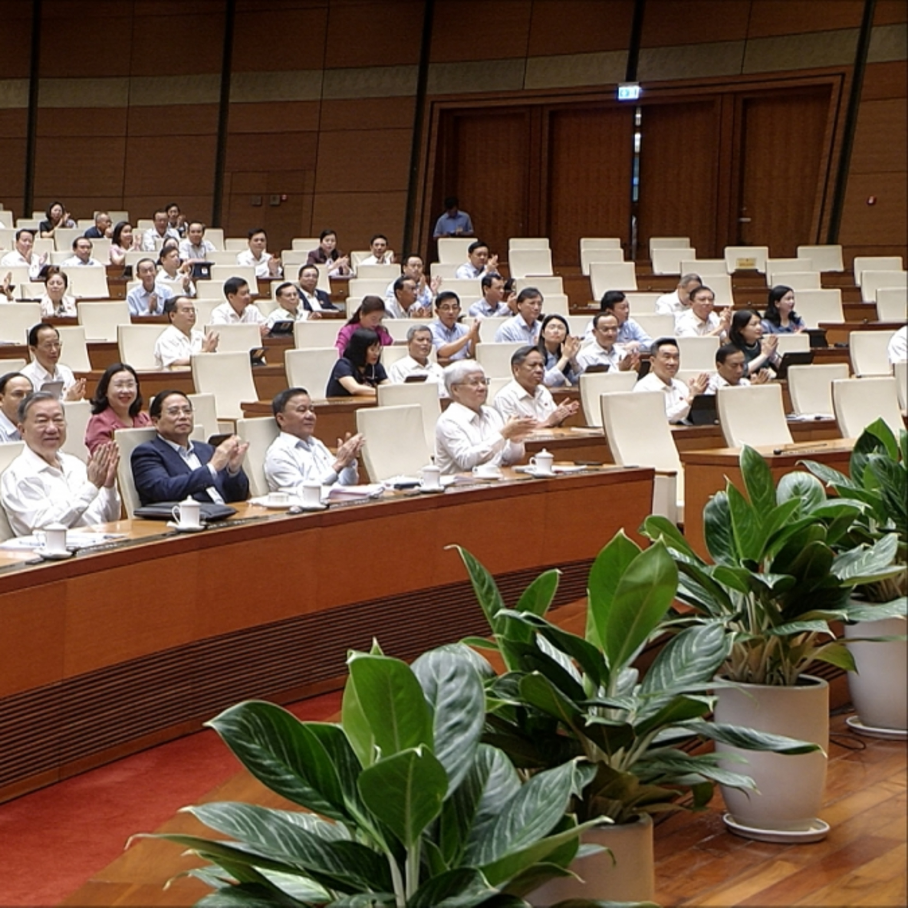 Thời sự 12h 15/6/2025: Thông qua Luật Tổ chức chính quyền địa phương (sửa đổi) và Luật Nhà giáo