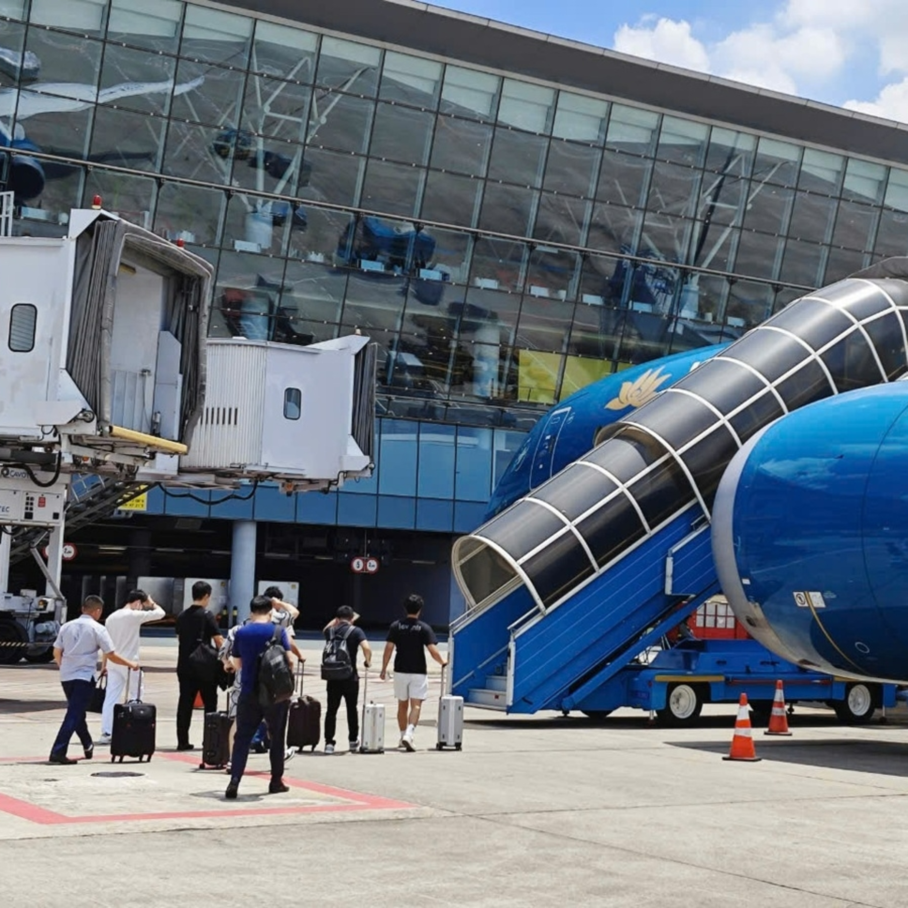 Thời sự 18h 3/8/2025: Đường bay HN – HCM tiếp tục lọt Top 10 đường bay nội địa bận rộn nhất thế giới