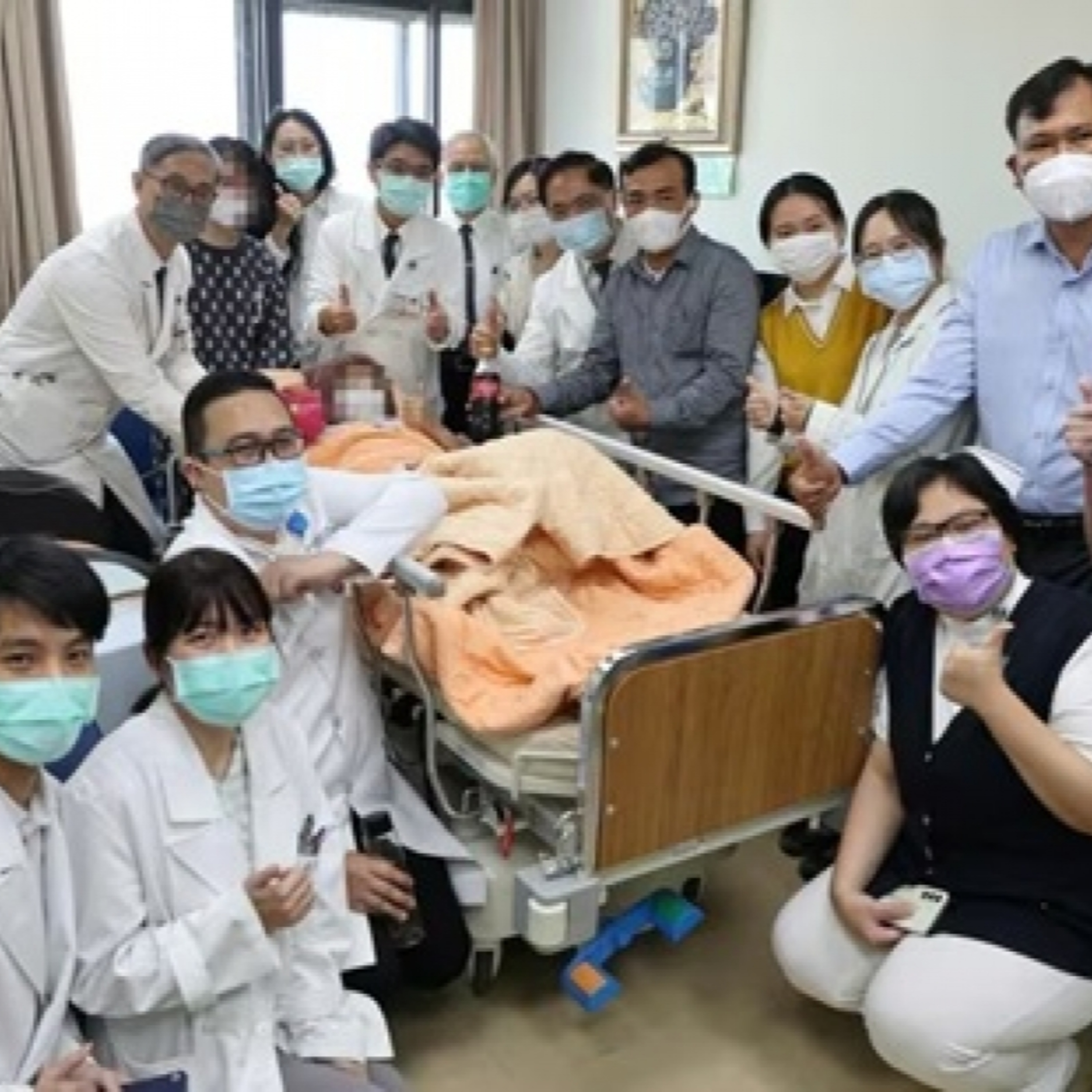 Thời sự 18h 16/9/2025: Điều trị ca ung thư máu đầu tiên thành công với liệu pháp tế bào khó nhất